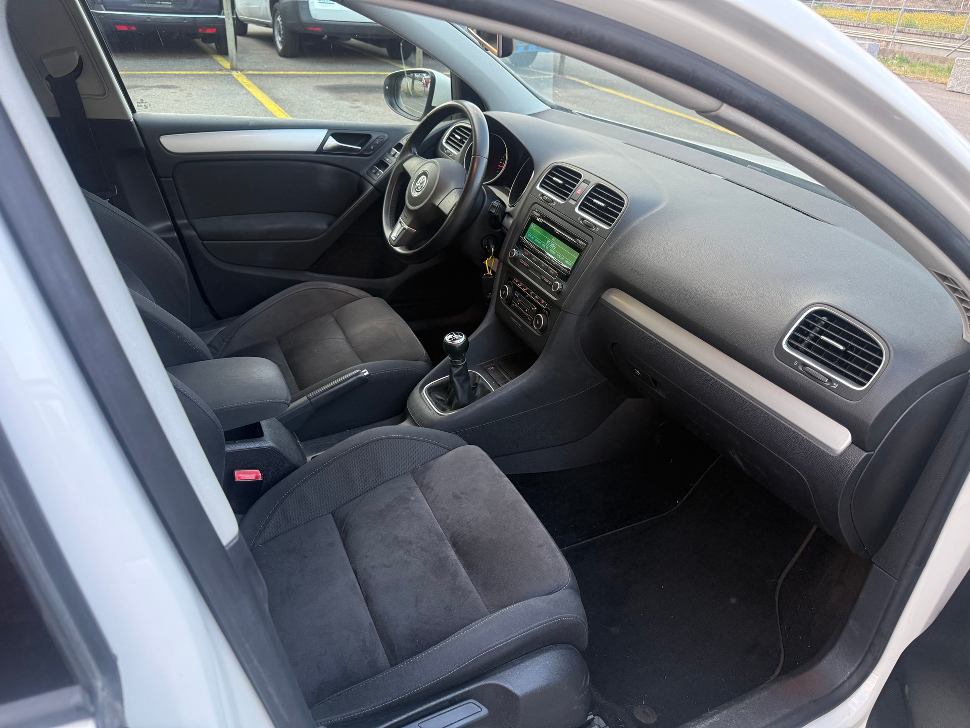 VW Golf 2.0 TDI Highline 4Motion-image-9
