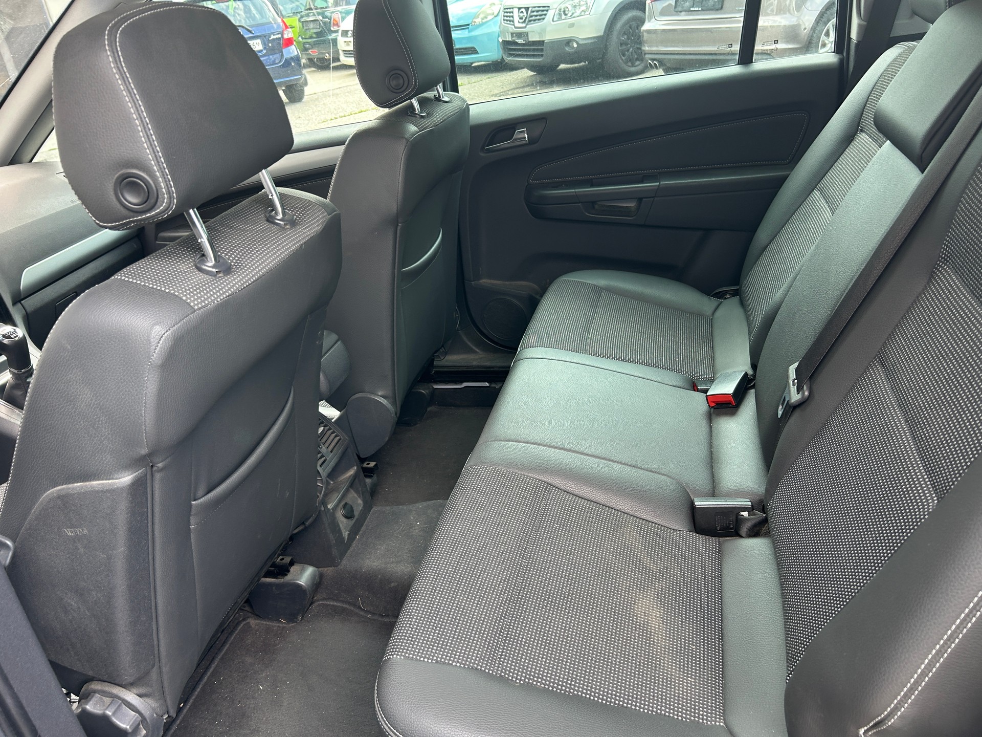 OPEL Zafira 1.6i 16V Turbo CNG Enjoy-image-8