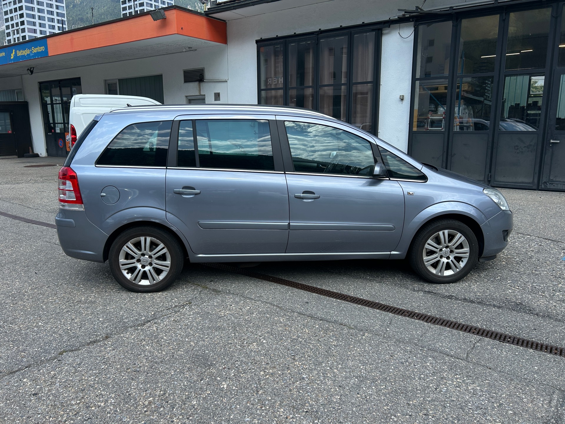 OPEL Zafira 1.6i 16V Turbo CNG Enjoy-image-6