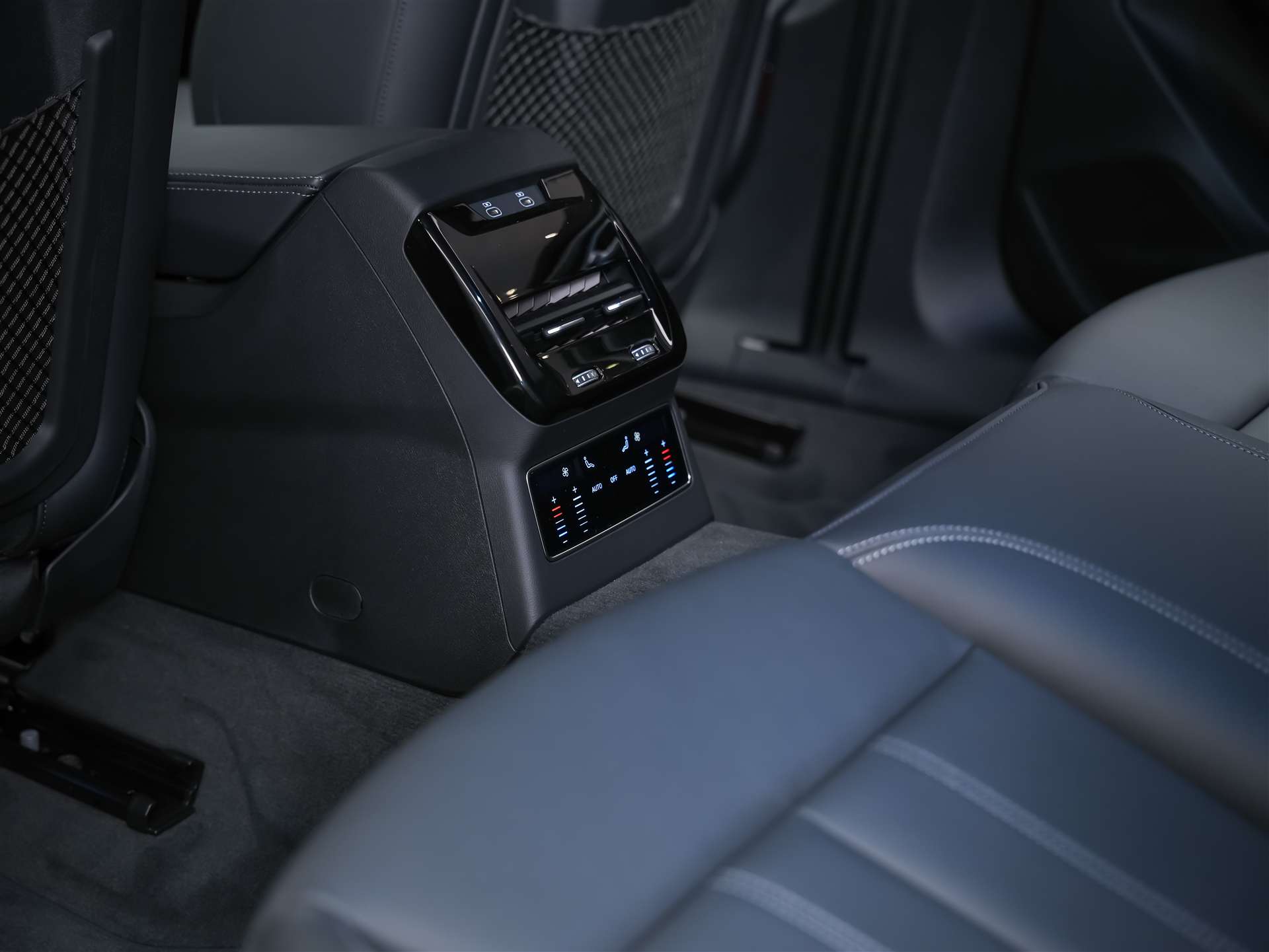 AUDI A6 Limousine S Line TDI quattro S tronic *Leder*Werksgarantie*360° Kamera*Abstandsregler*-image-13