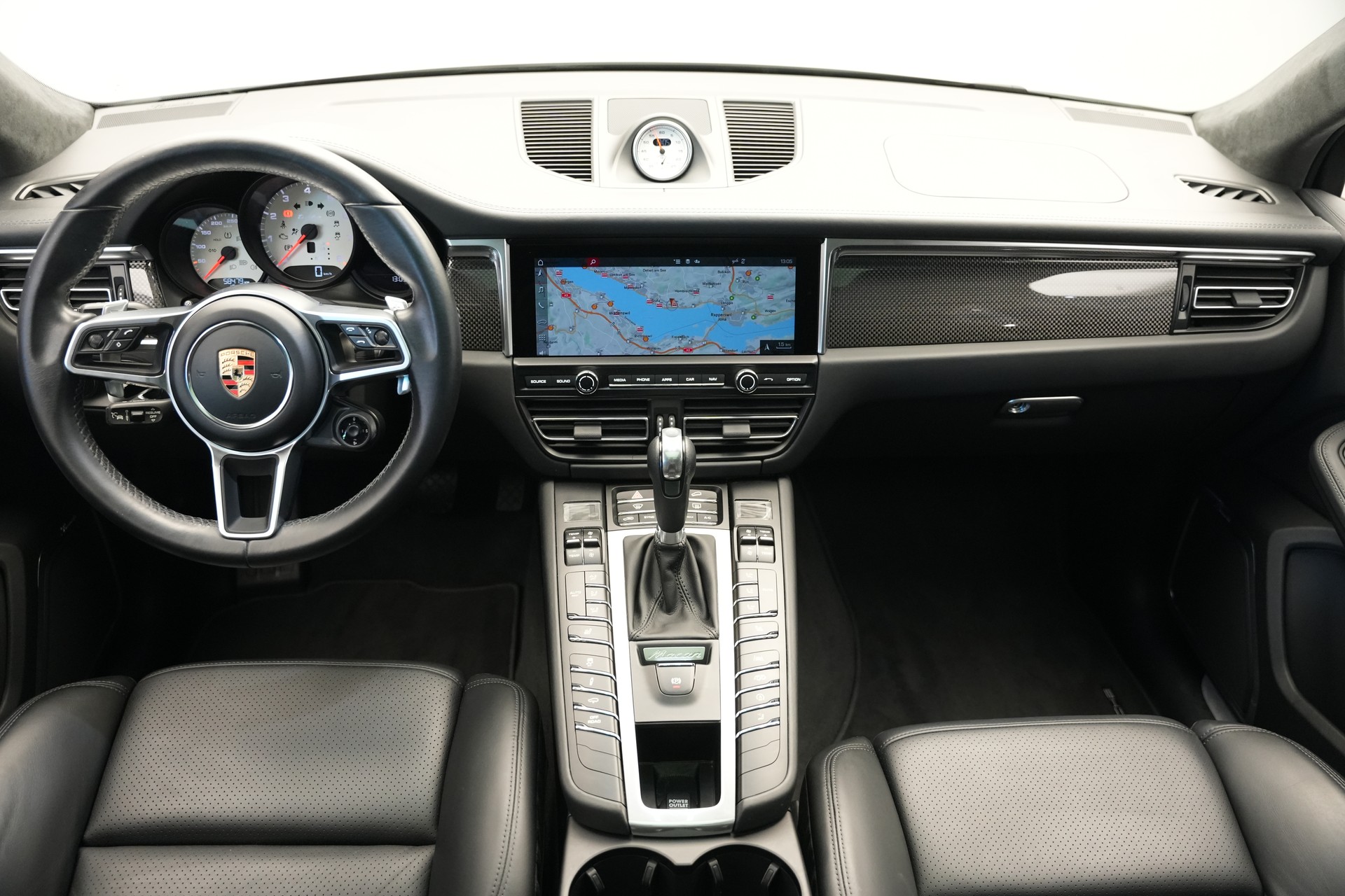 PORSCHE Macan Turbo PDK *CH-Fahrzeug* *Keramik* *Burmester* *Panorama*-image-9