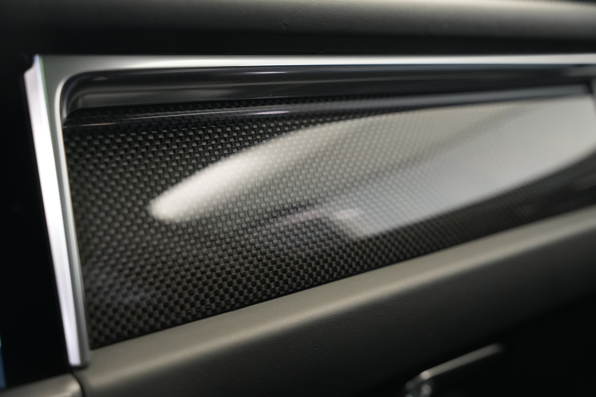 PORSCHE Macan Turbo PDK *CH-Fahrzeug* *Keramik* *Burmester* *Panorama*-image-27