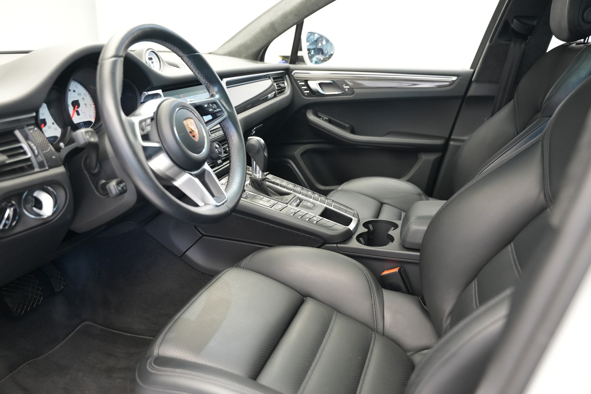 PORSCHE Macan Turbo PDK *CH-Fahrzeug* *Keramik* *Burmester* *Panorama*-image-10