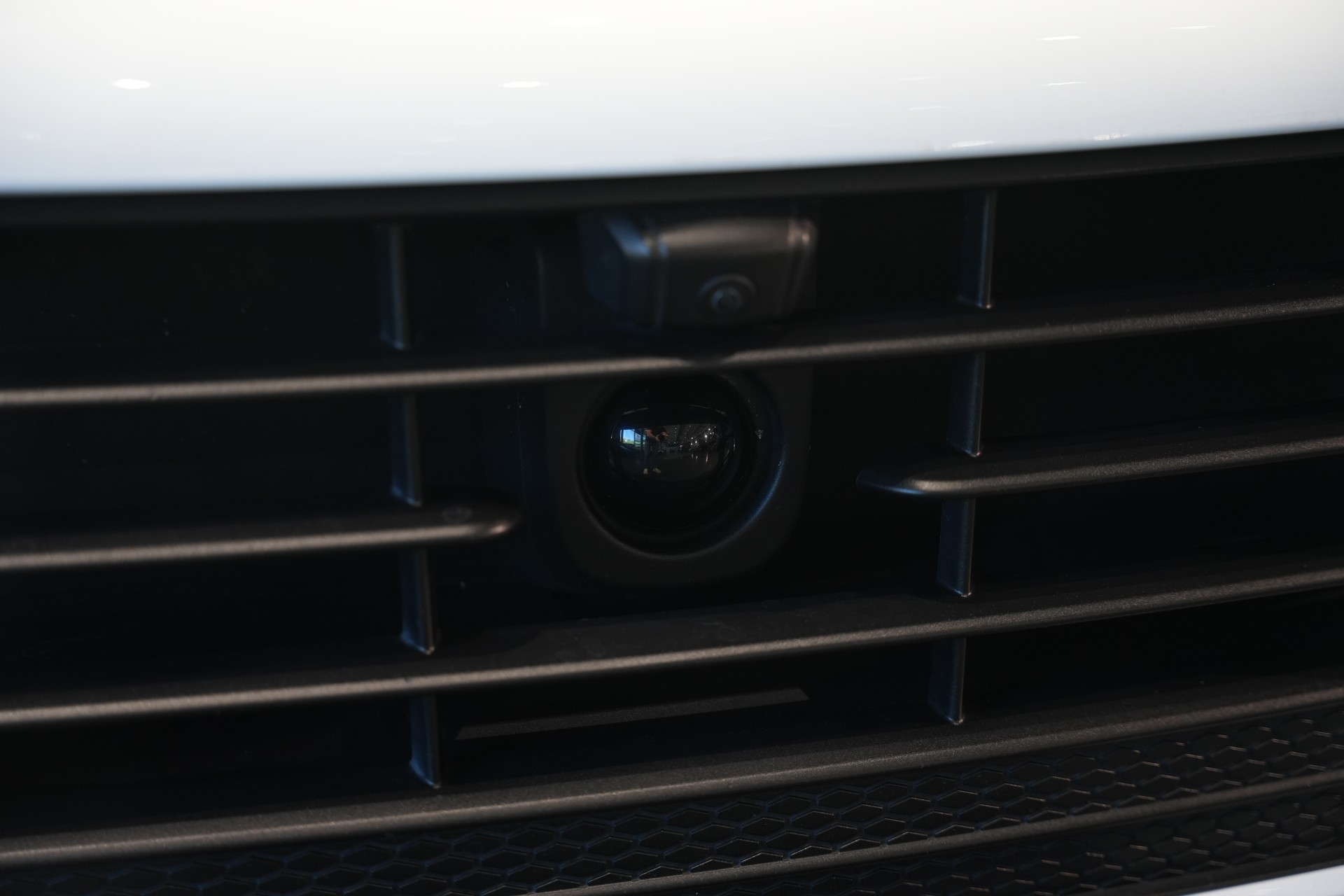 PORSCHE Macan Turbo PDK *CH-Fahrzeug* *Keramik* *Burmester* *Panorama*-image-41