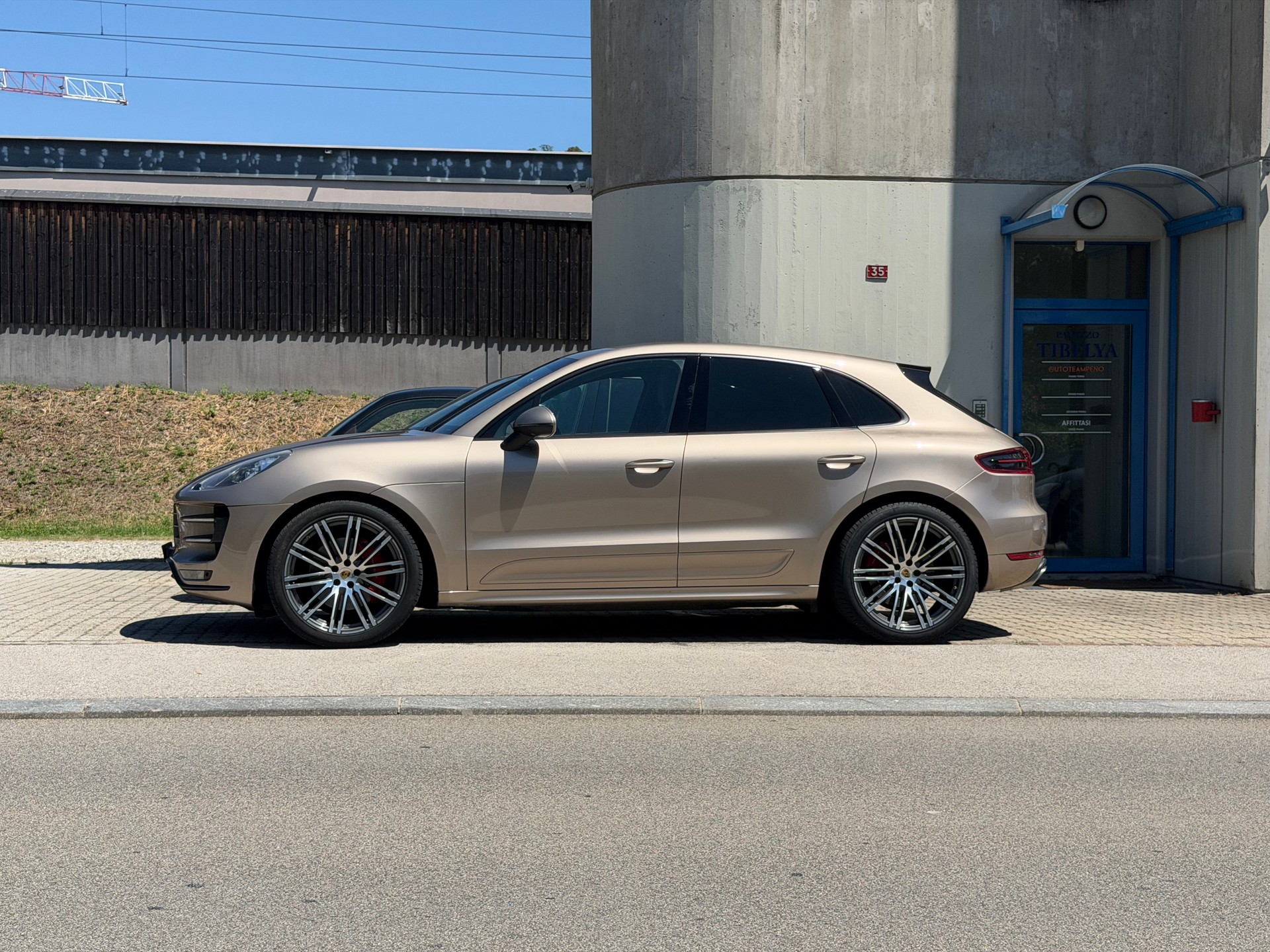 PORSCHE Macan Turbo PDK-image-3