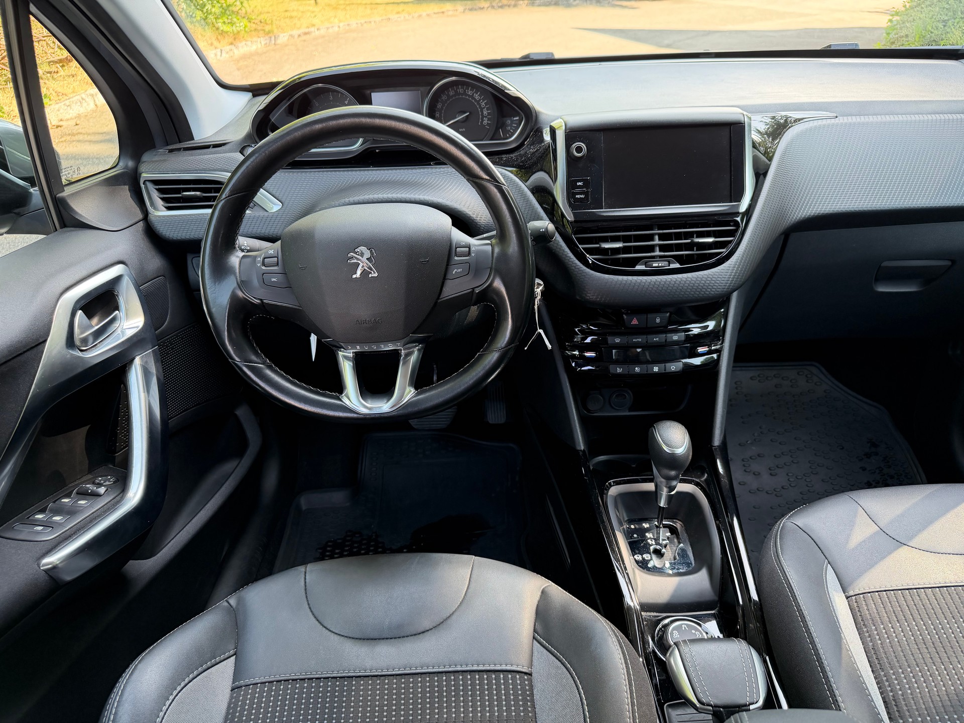 PEUGEOT 2008 1.5 BlueHDi Allure EAT-image-6