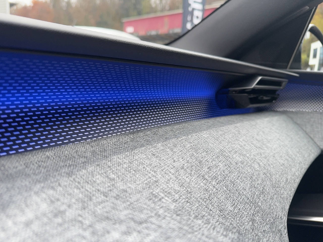 PEUGEOT 5008 1.2 Hybrid GT-image-12