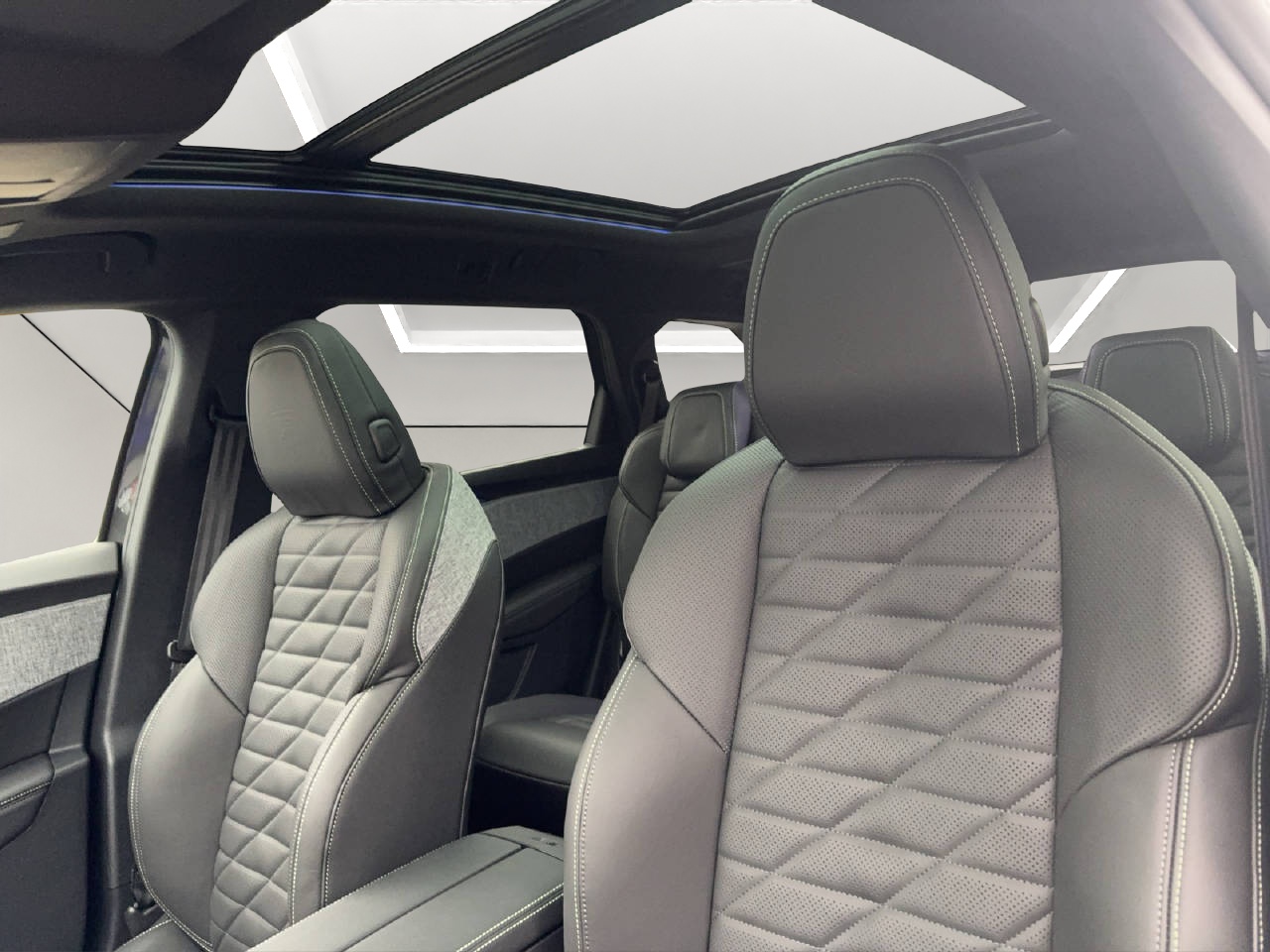 PEUGEOT 5008 1.2 Hybrid GT-image-7