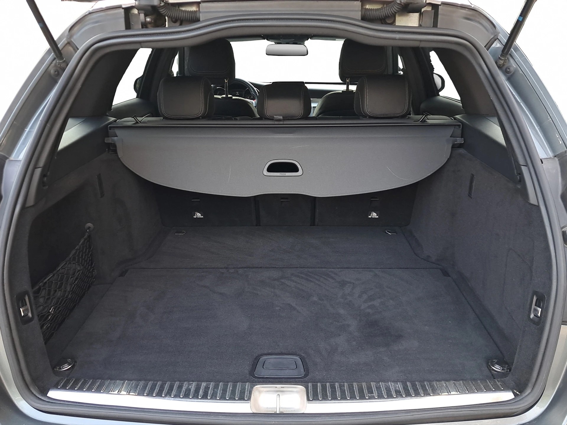 MERCEDES-BENZ C 220 d AMG Line 4Matic 7G-Tronic-image-12