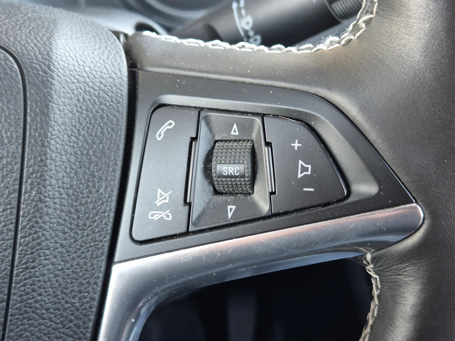 OPEL Mokka 1.4i 16V Turbo Cosmo 4WD-image-17