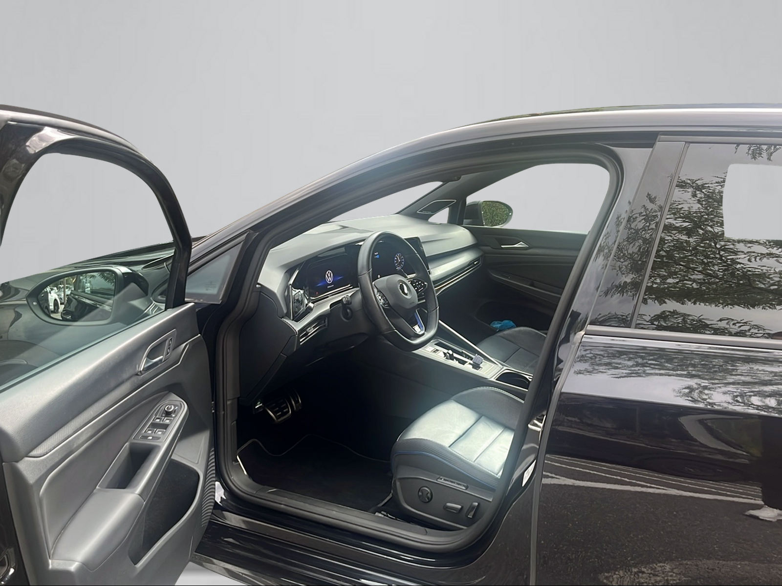 VW Golf 2.0 TSI R DSG 4Motion-image-3