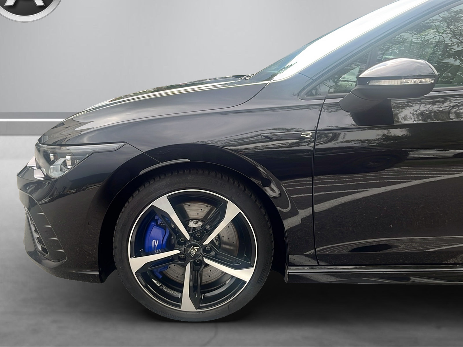 VW Golf 2.0 TSI R DSG 4Motion-image-9