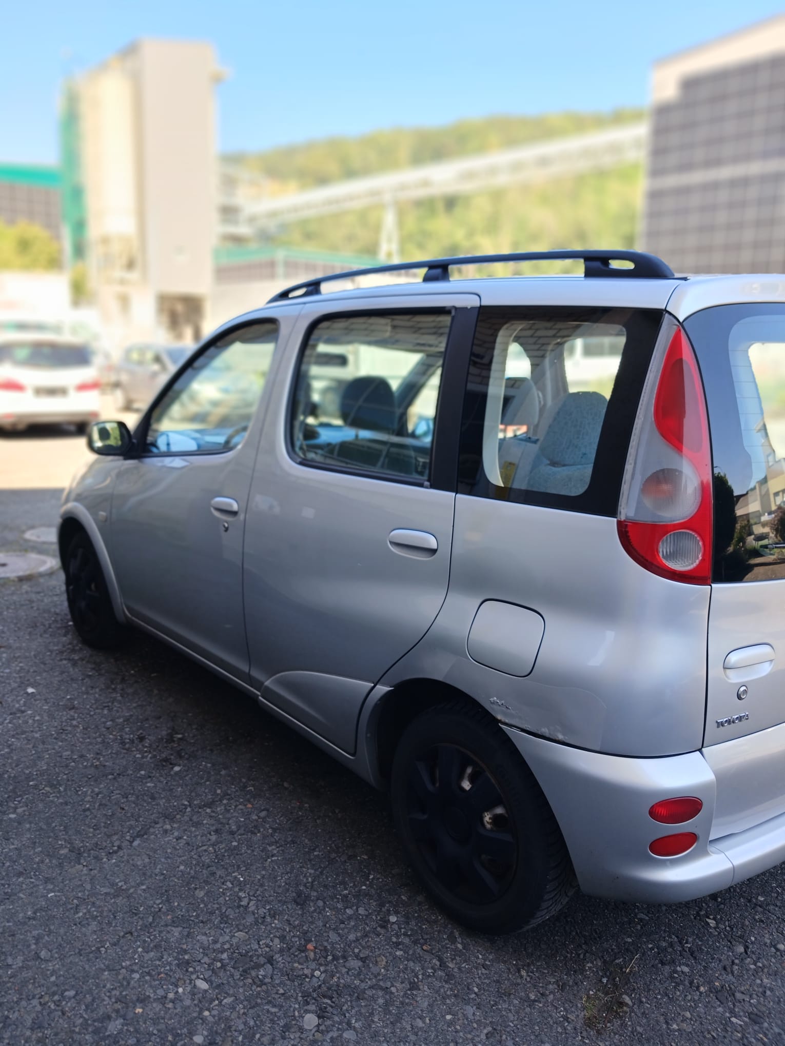 TOYOTA Yaris Verso 1.3 Linea Sol-image-4
