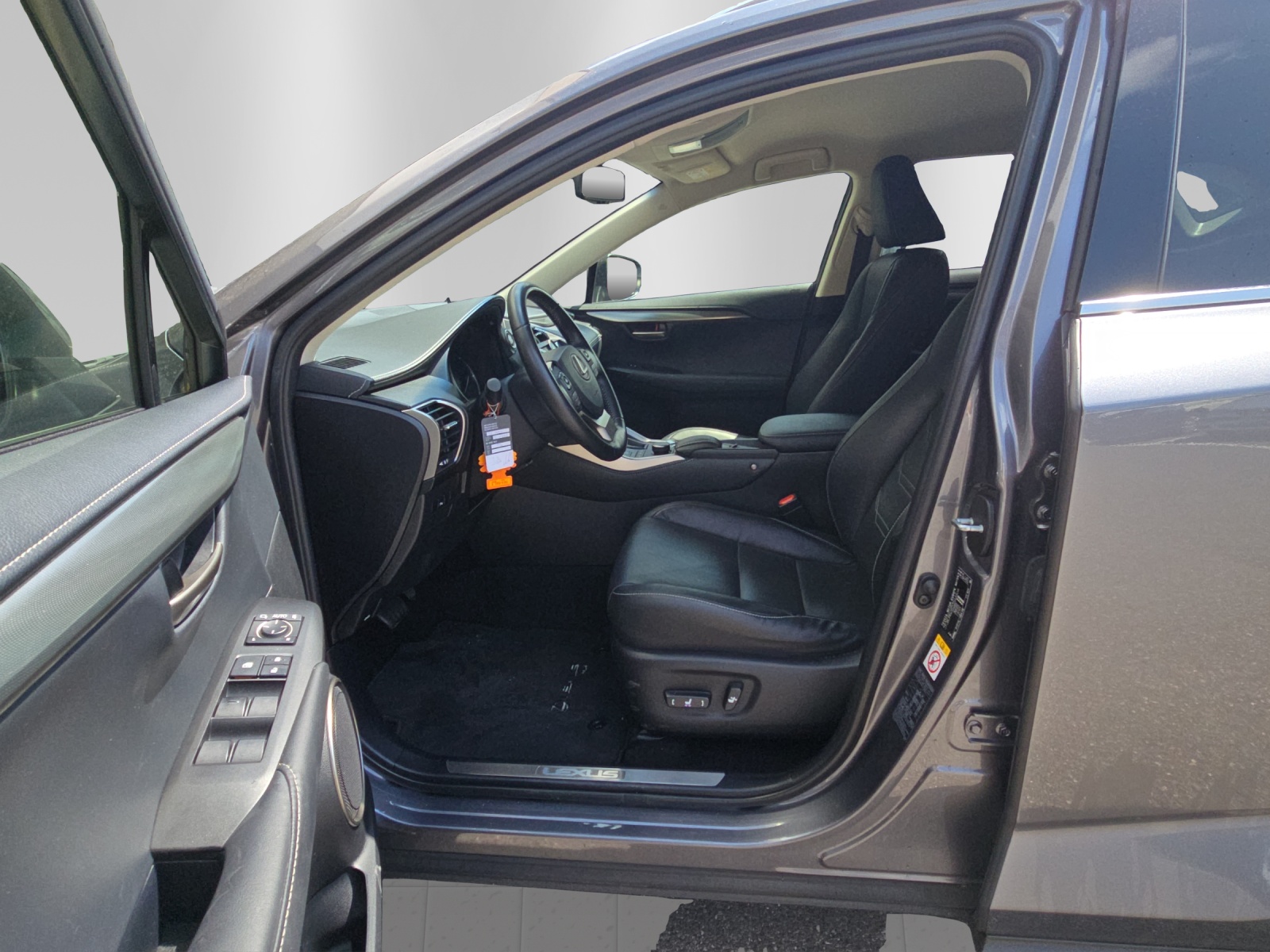 LEXUS NX 300h Comfort-image-8