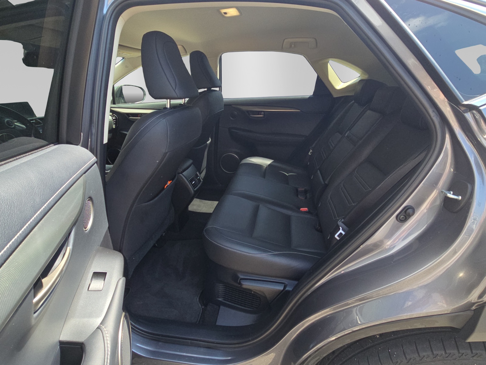 LEXUS NX 300h Comfort-image-9