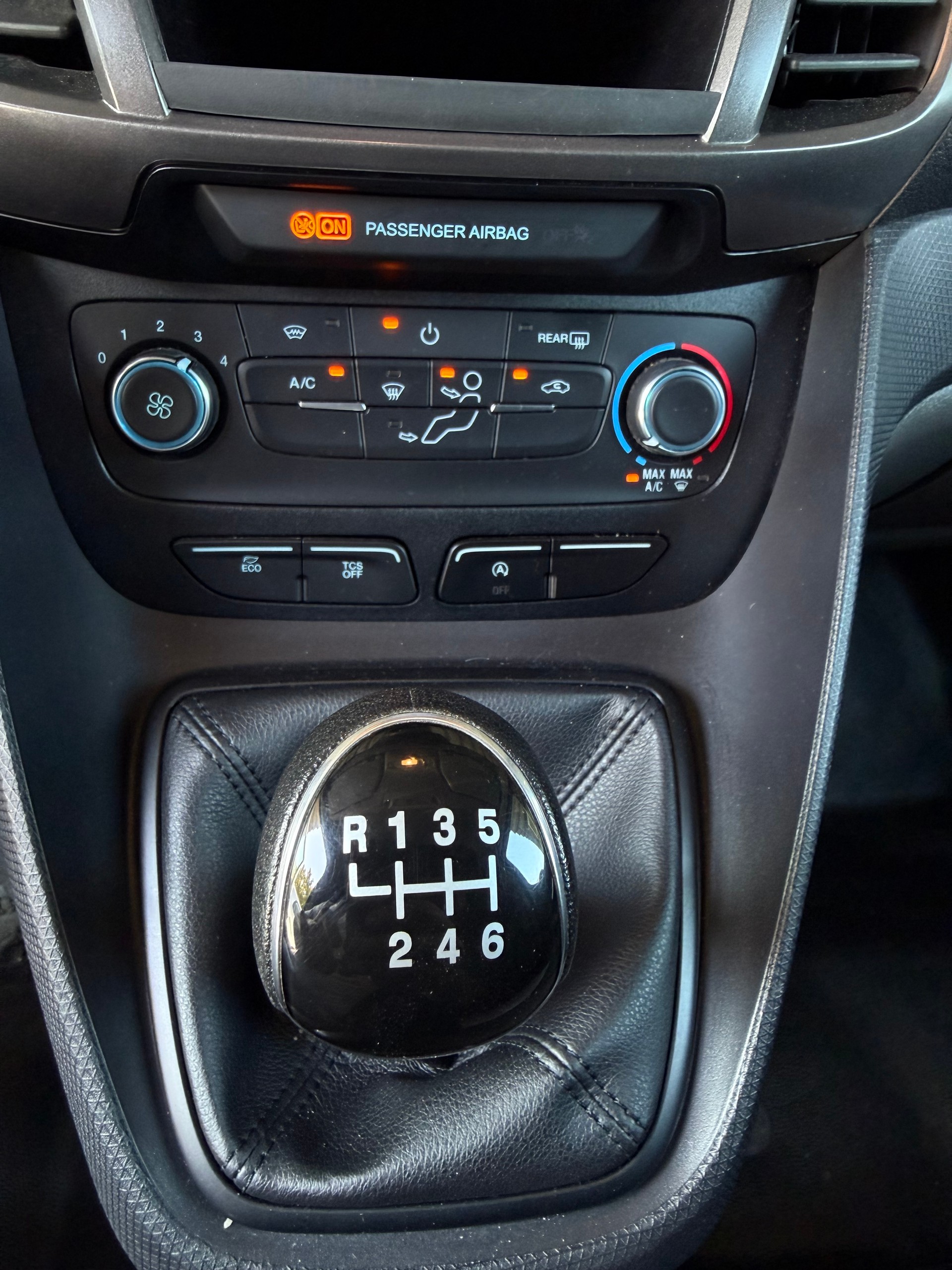 FORD Transit Connect Van T210 1.0 EcoBoost Ambiente-image-18