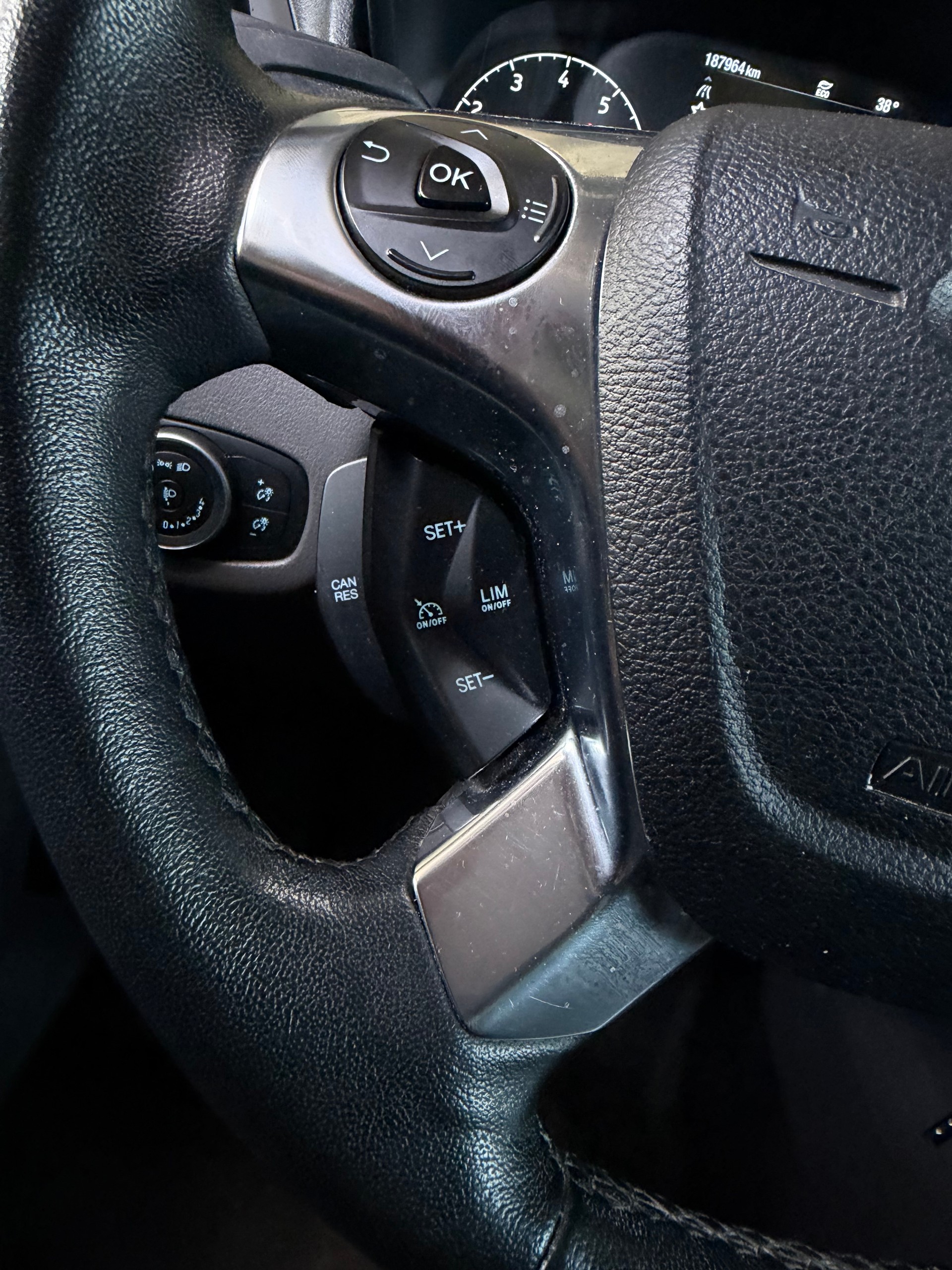 FORD Transit Connect Van T210 1.0 EcoBoost Ambiente-image-17