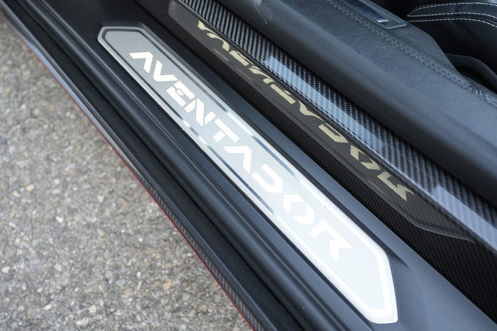 LAMBORGHINI Aventador S LP740-4 Roadster E-Gear-image-17