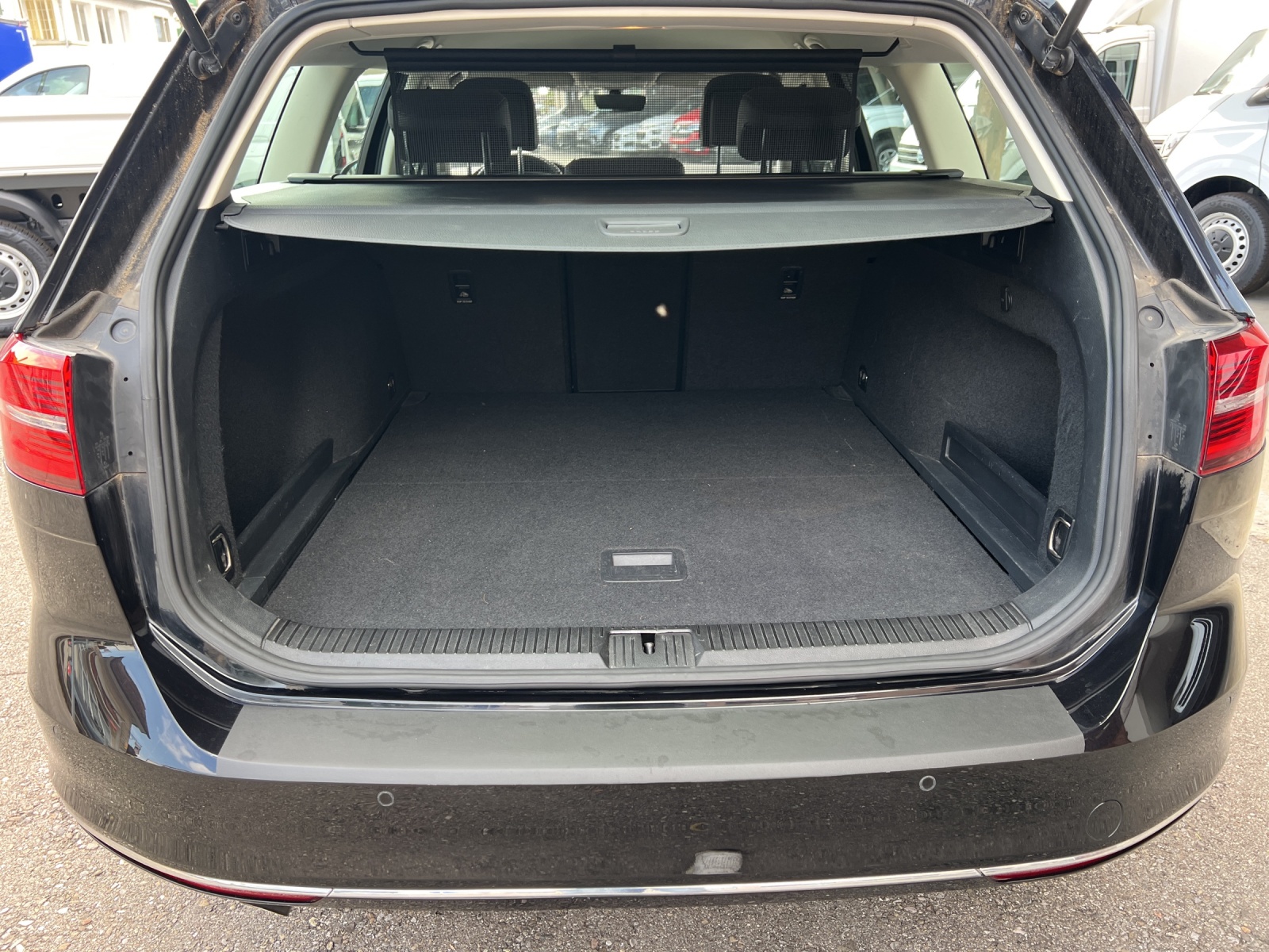 VW Passat Variant 2.0 TDI SCR BMT Highline DSG-image-9