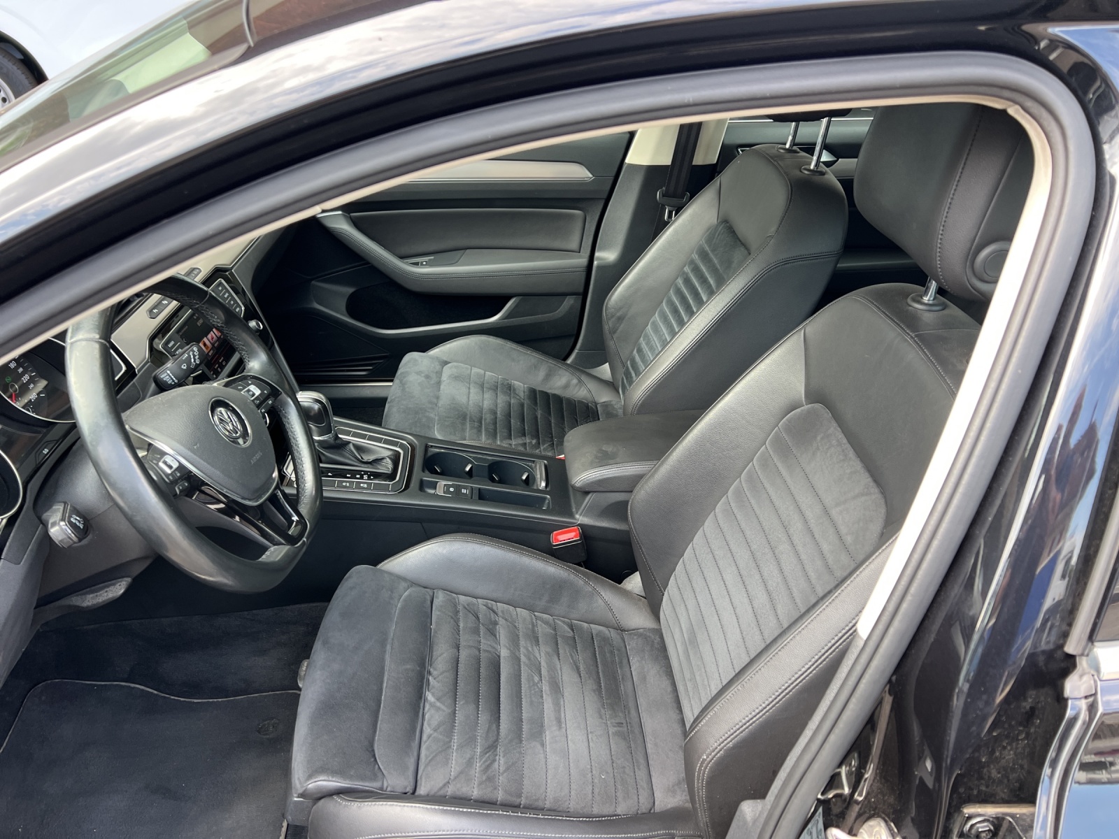 VW Passat Variant 2.0 TDI SCR BMT Highline DSG-image-6