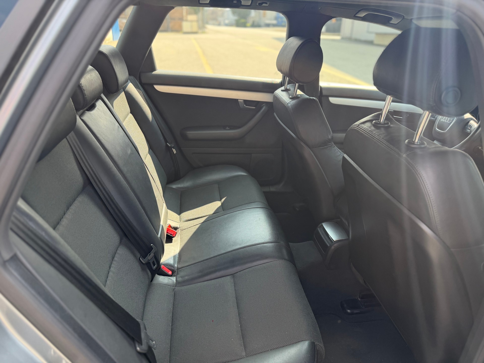 AUDI A4 Avant 2.7 TDI-image-8