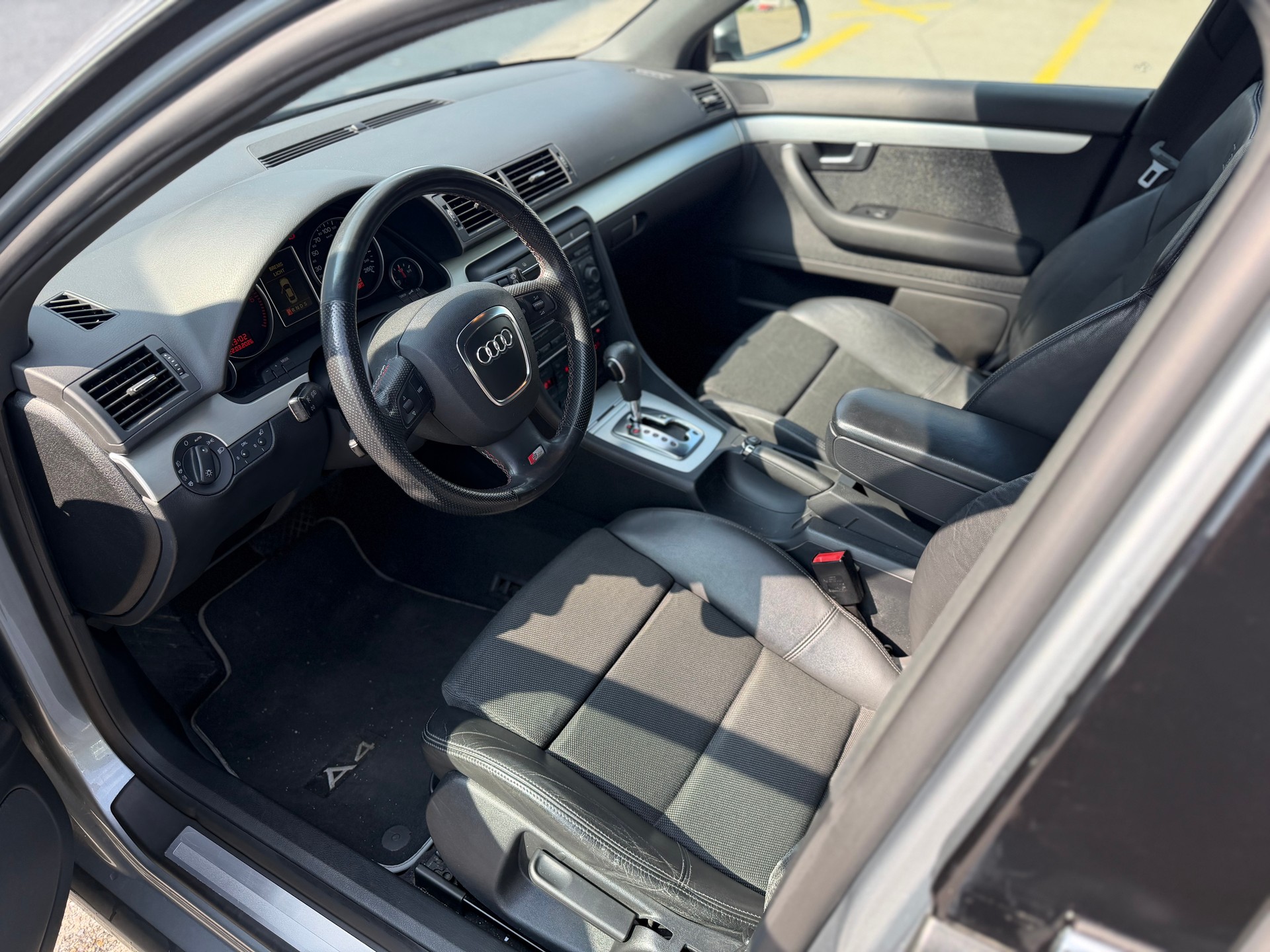 AUDI A4 Avant 2.7 TDI-image-6