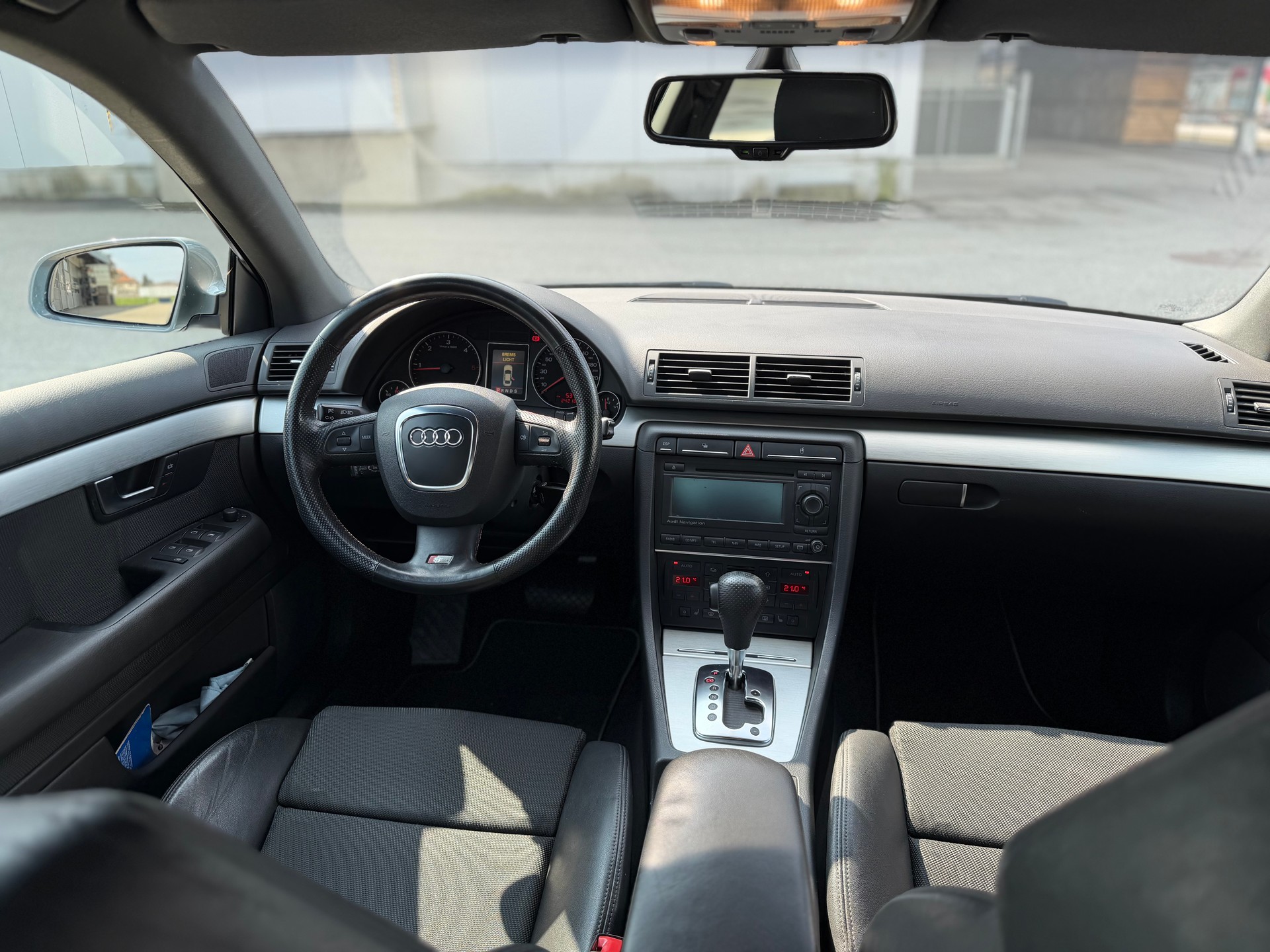 AUDI A4 Avant 2.7 TDI-image-5
