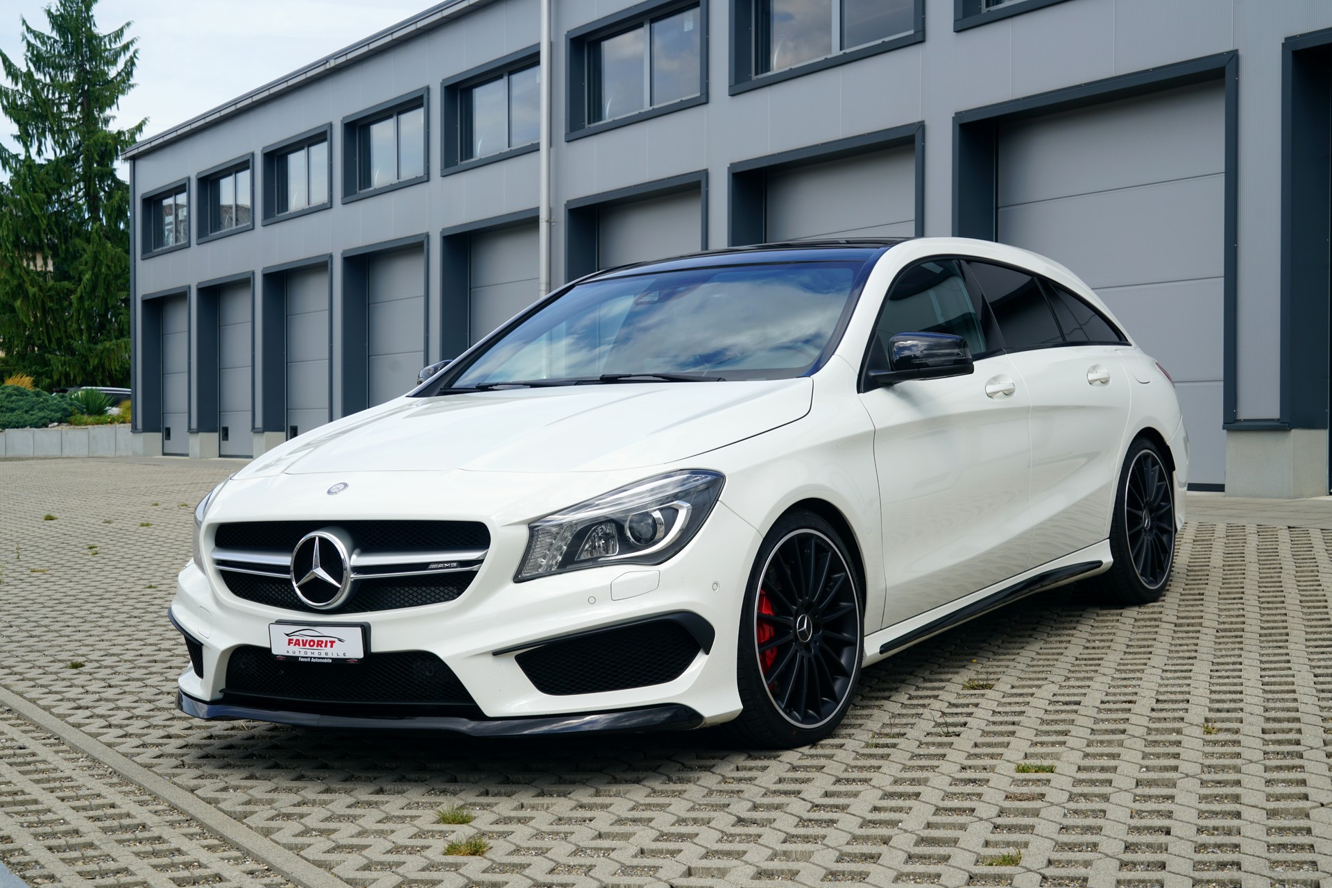 MERCEDES-BENZ CLA Shooting Brake 45 AMG 4Matic Speedshift (CH)-image-0