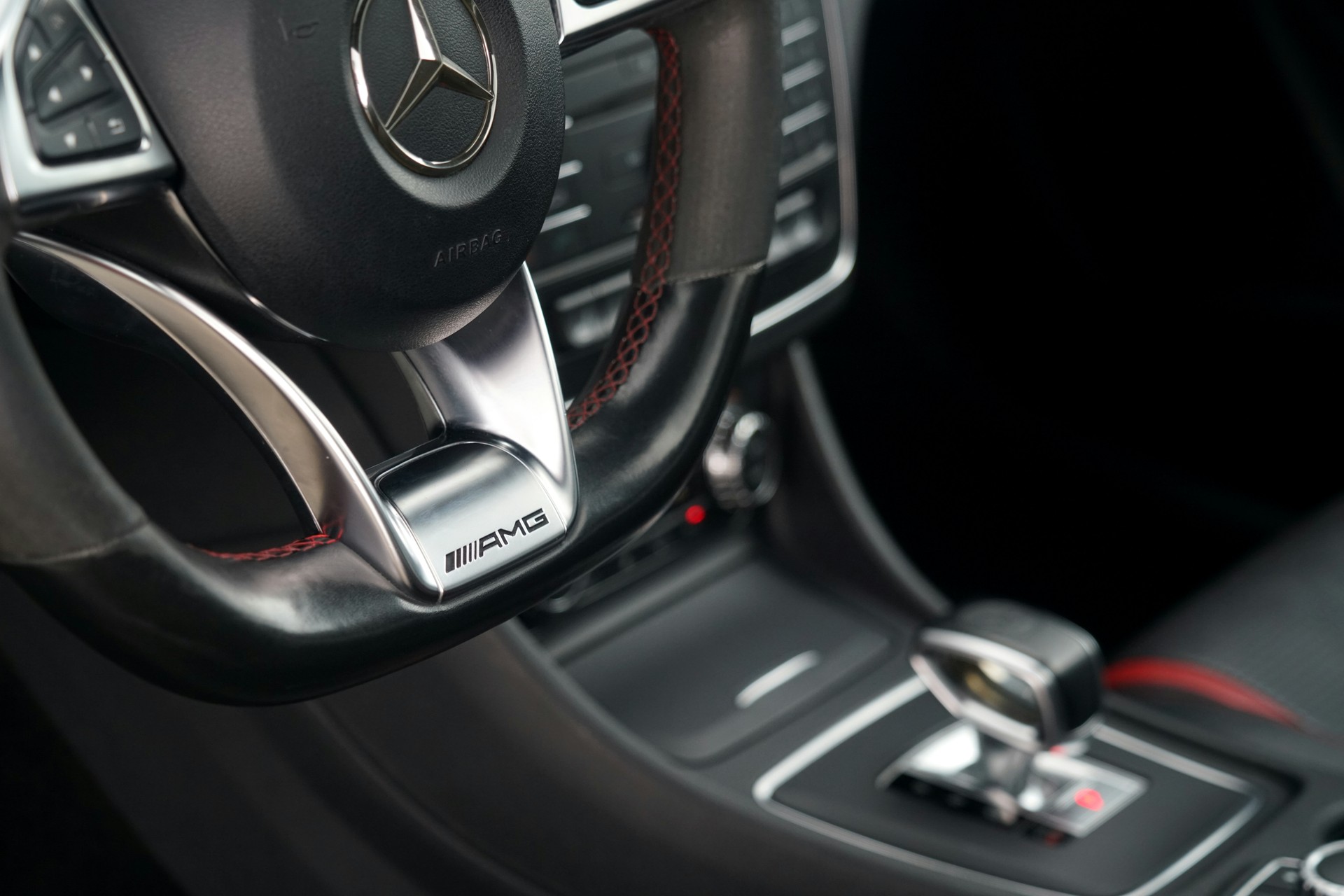 MERCEDES-BENZ CLA Shooting Brake 45 AMG 4Matic Speedshift (CH)-image-9