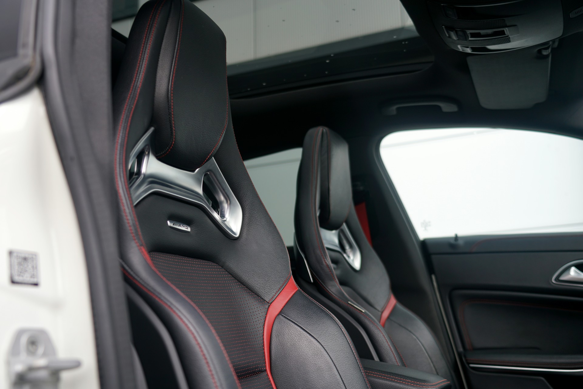 MERCEDES-BENZ CLA Shooting Brake 45 AMG 4Matic Speedshift (CH)-image-5