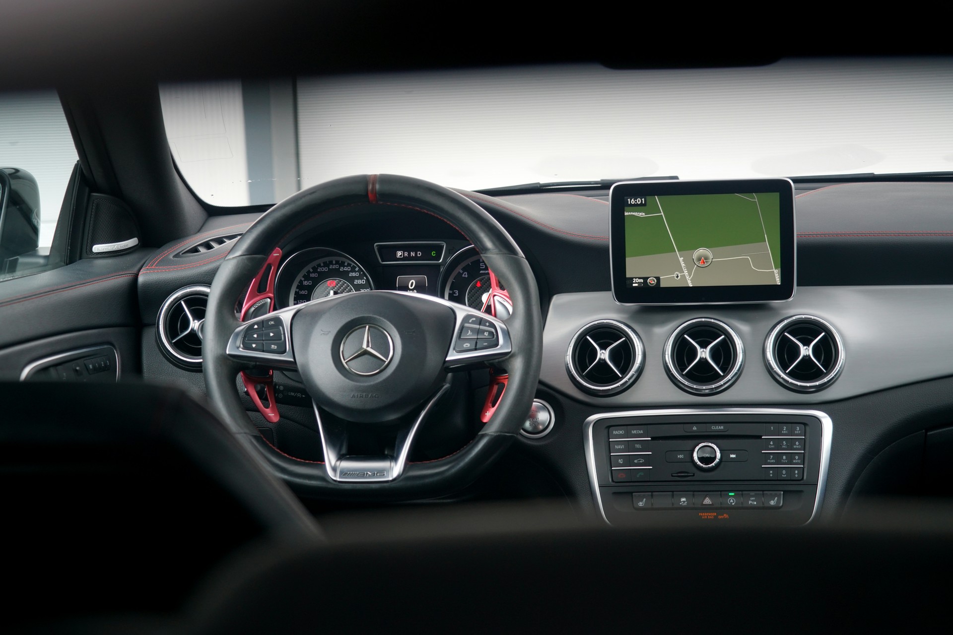MERCEDES-BENZ CLA Shooting Brake 45 AMG 4Matic Speedshift (CH)-image-4