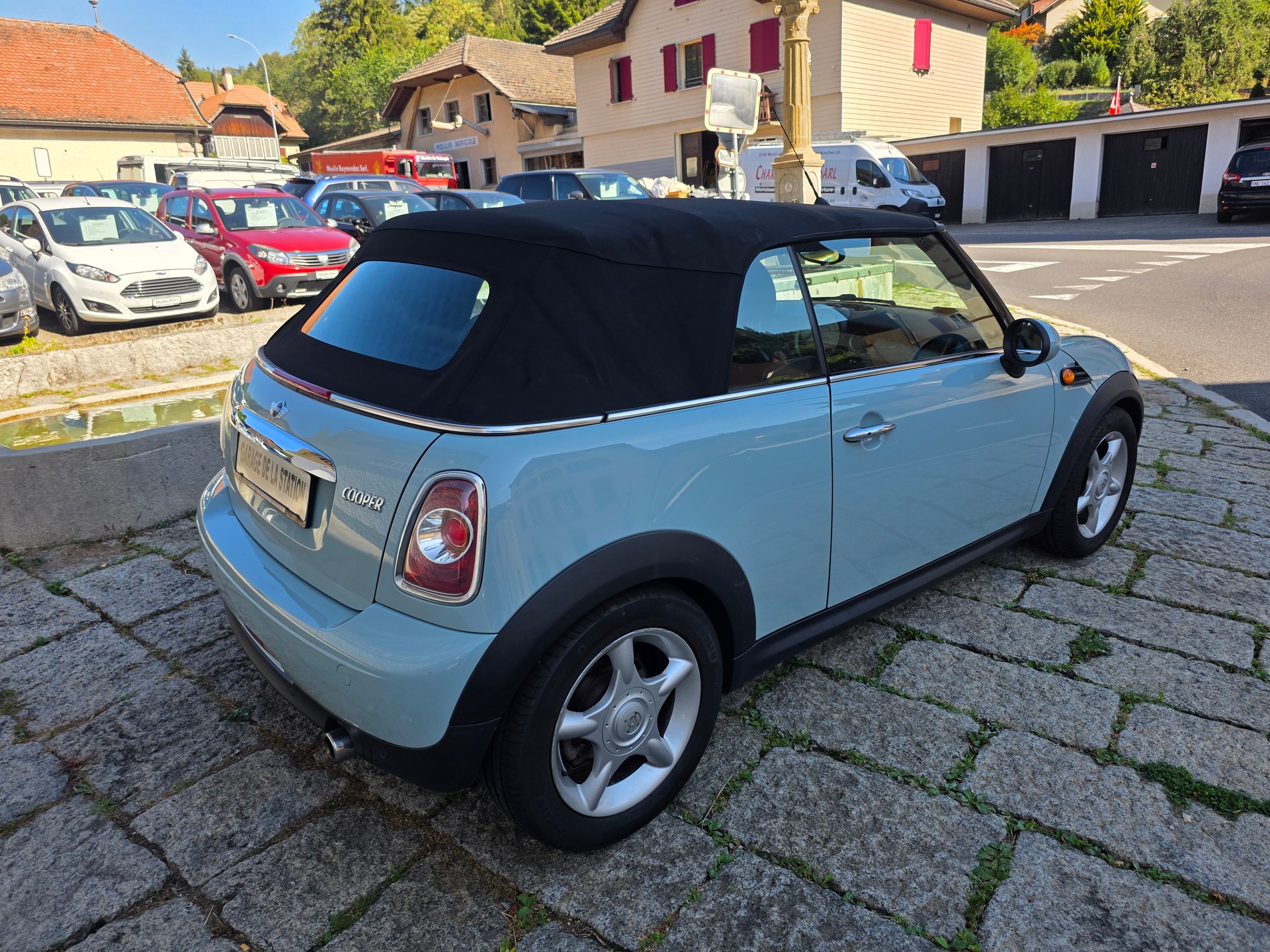 MINI Cooper Cabriolet-image-4