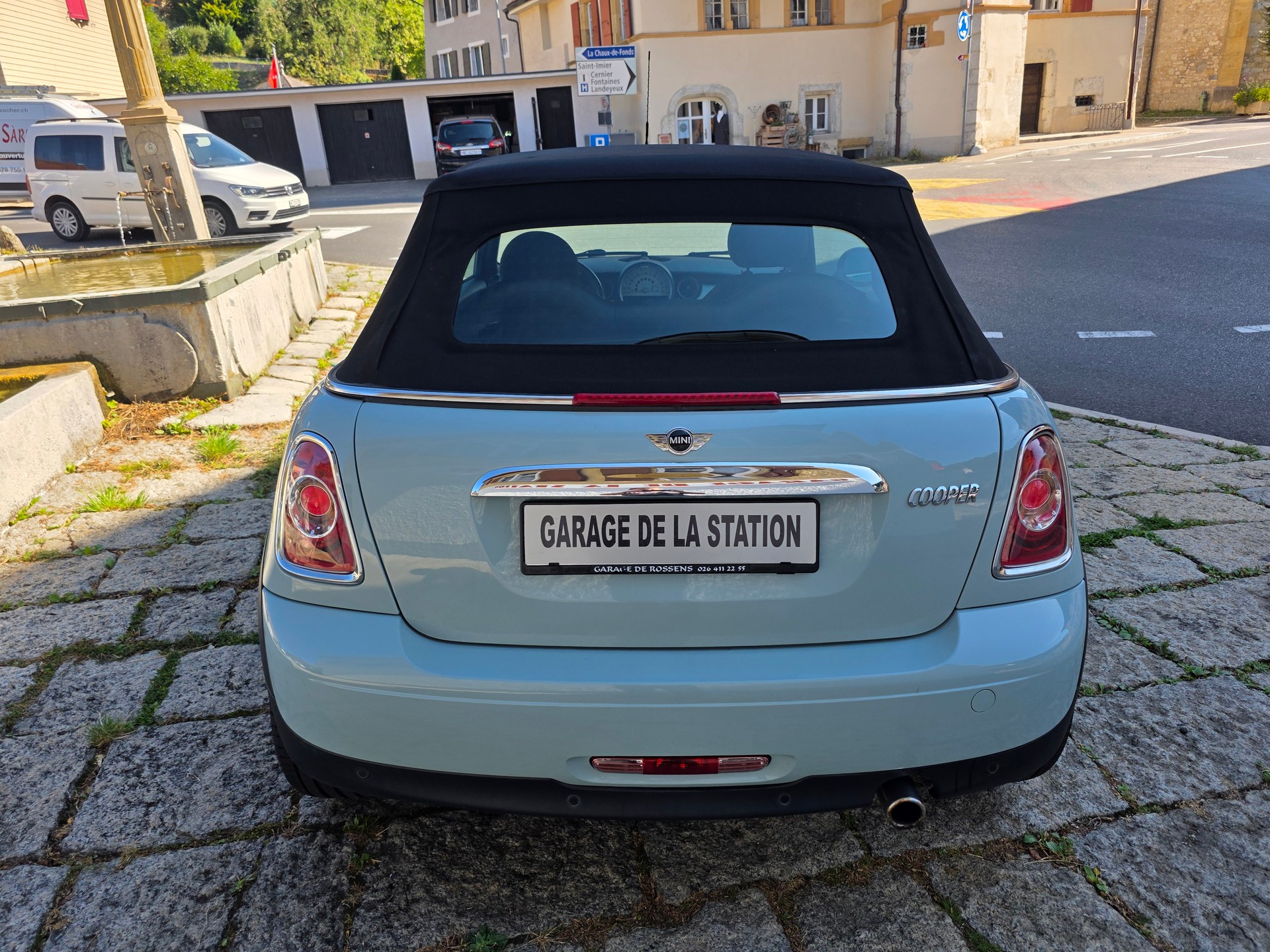 MINI Cooper Cabriolet-image-5