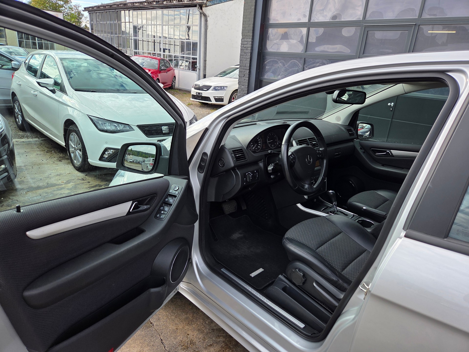 MERCEDES-BENZ A 180 (170) Avantgarde Autotronic-image-10