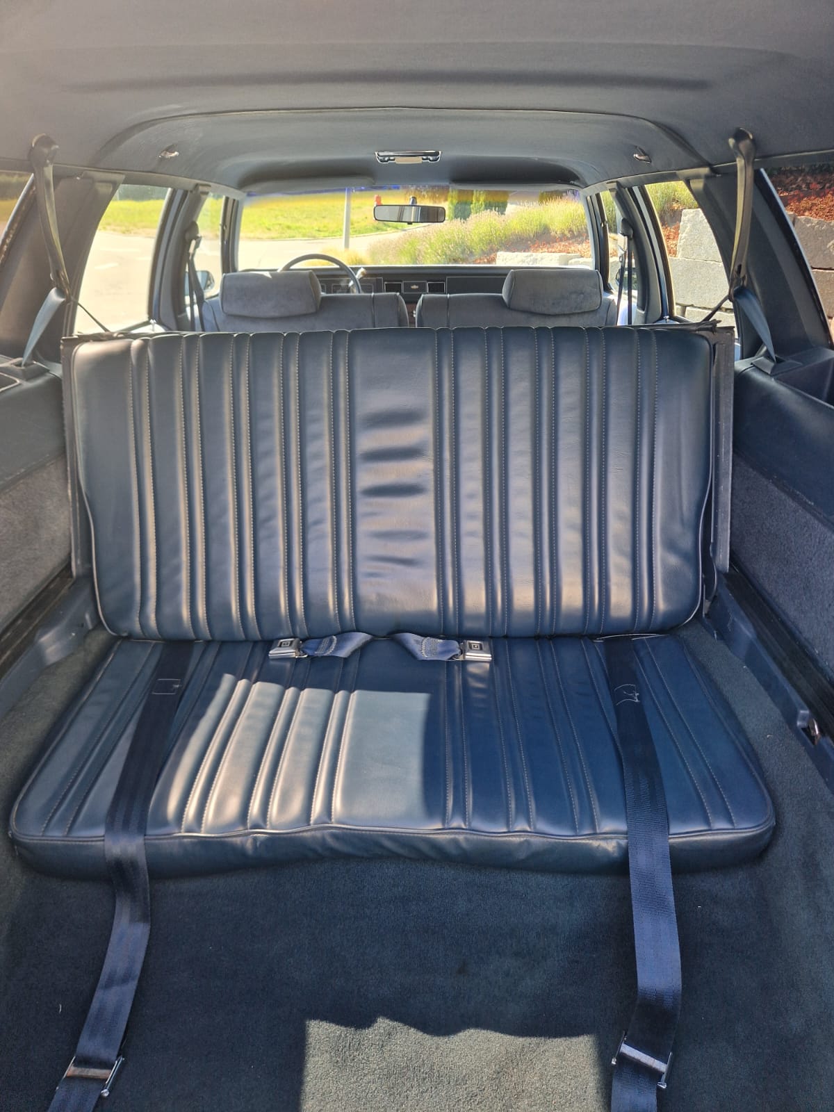 CHEVROLET 5.0 V8 Brougham Sedan-image-15