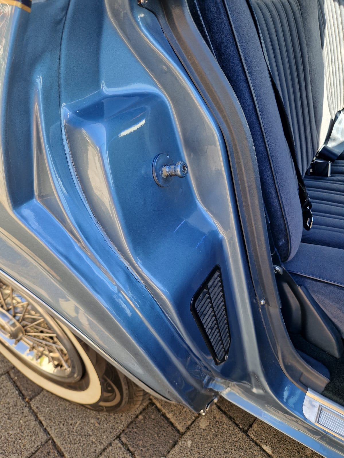CHEVROLET 5.0 V8 Brougham Sedan-image-8