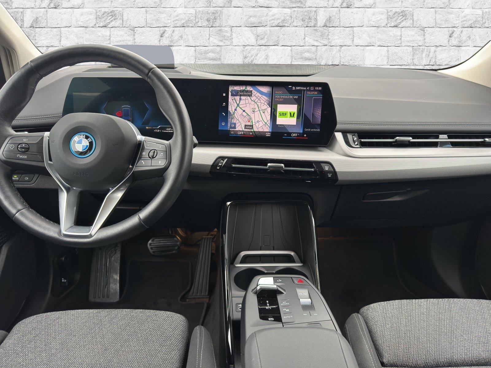 BMW 225e xDrive Active Tourer-image-7