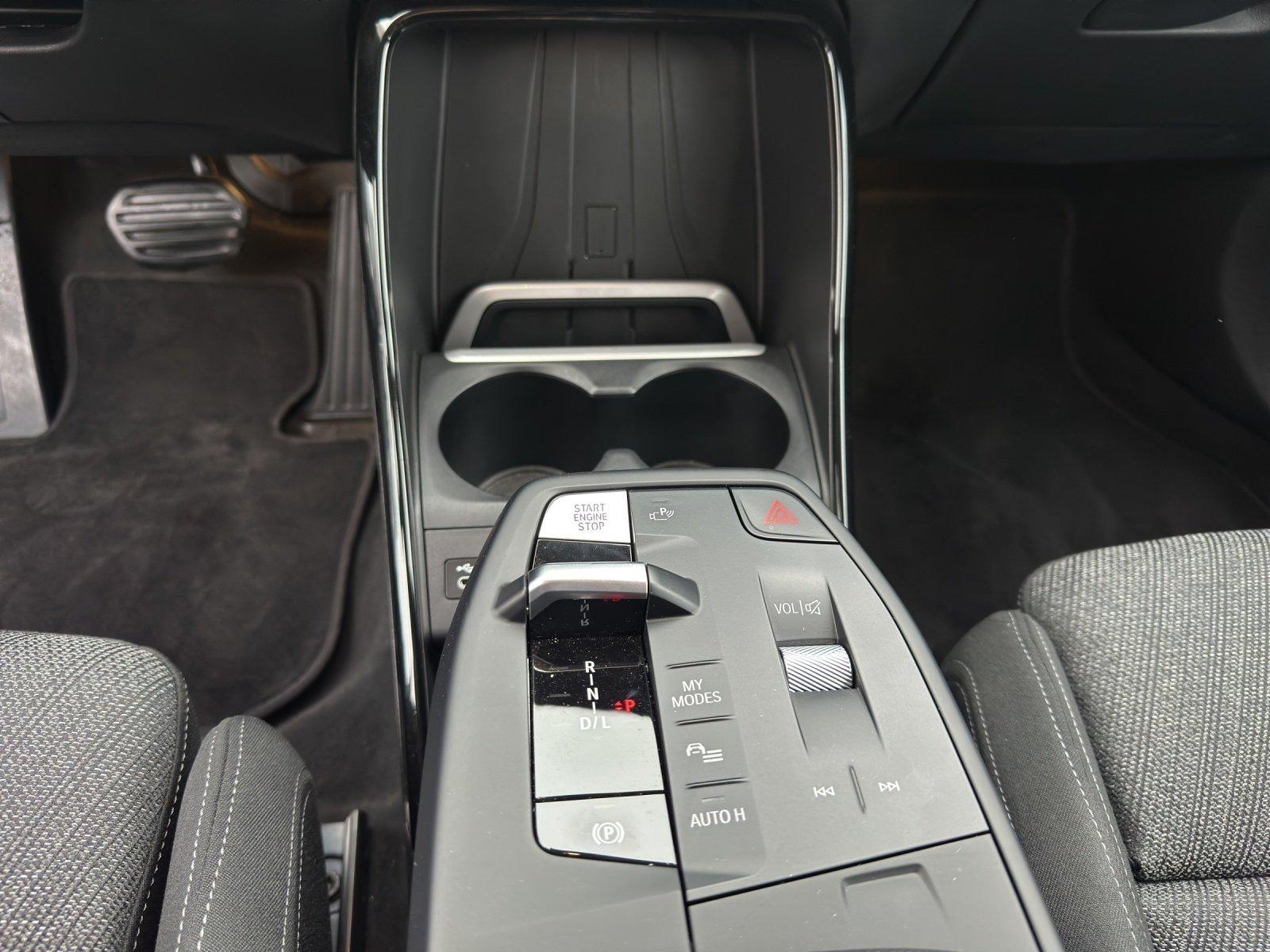 BMW 225e xDrive Active Tourer-image-13