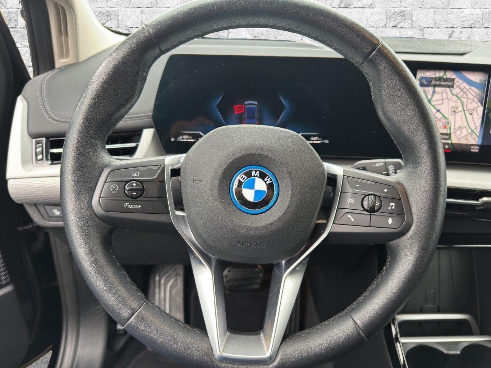 BMW 225e xDrive Active Tourer-image-9