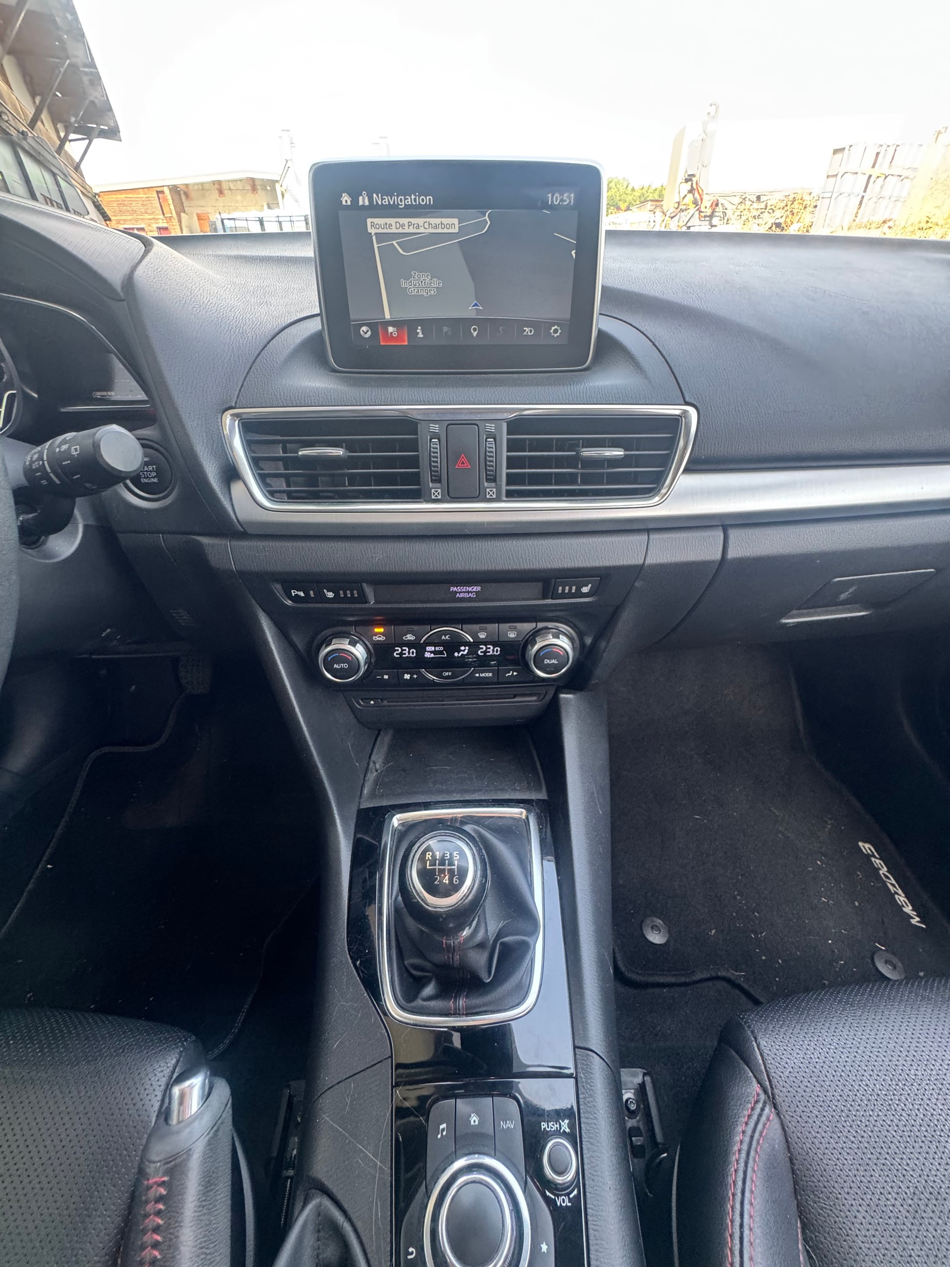 MAZDA 3 2.2 16V CD Revolution-image-6