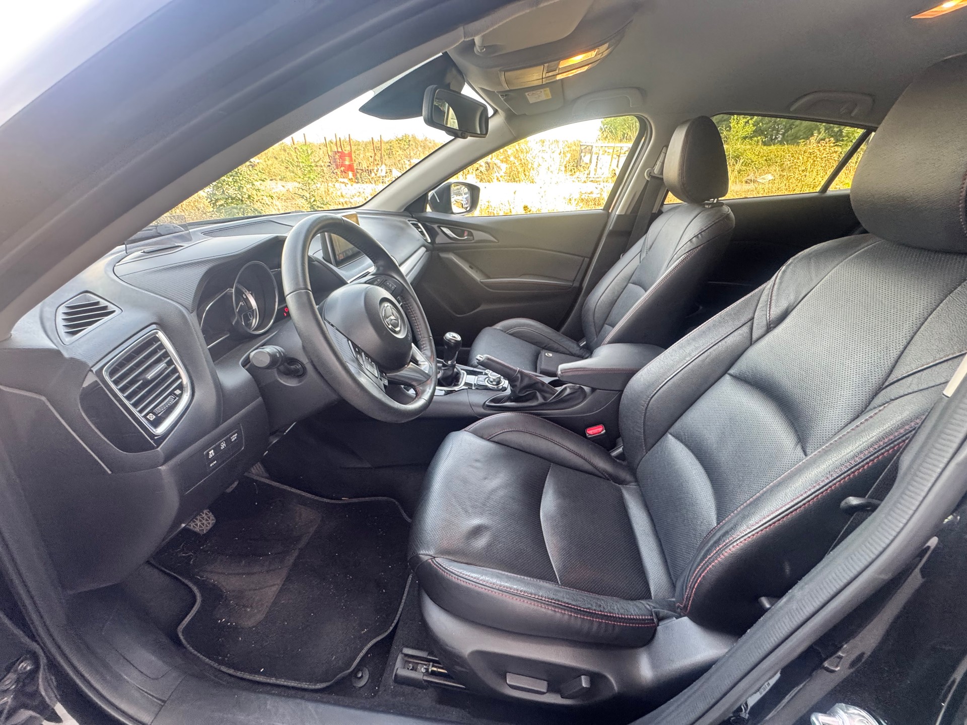 MAZDA 3 2.2 16V CD Revolution-image-8