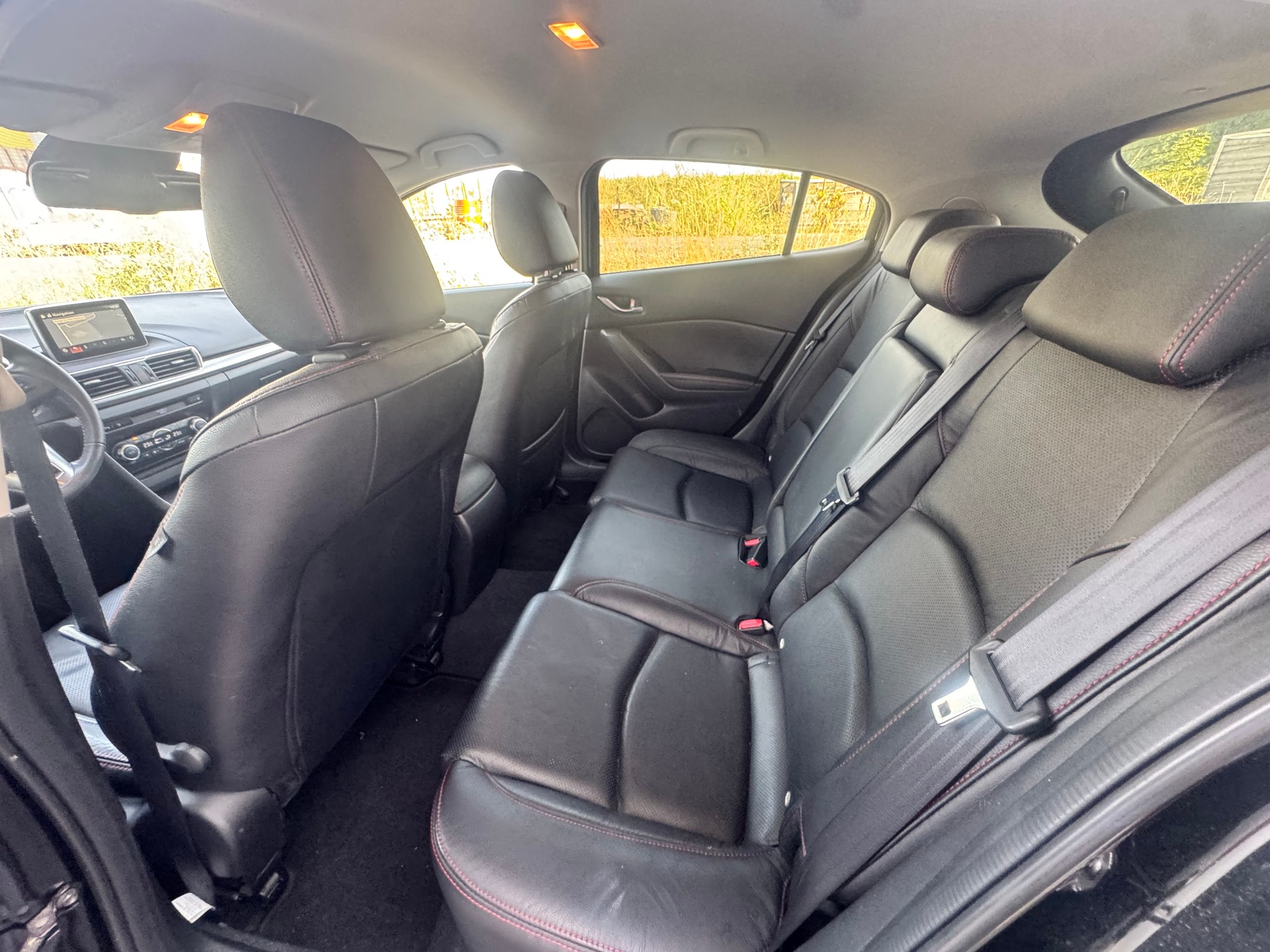 MAZDA 3 2.2 16V CD Revolution-image-11