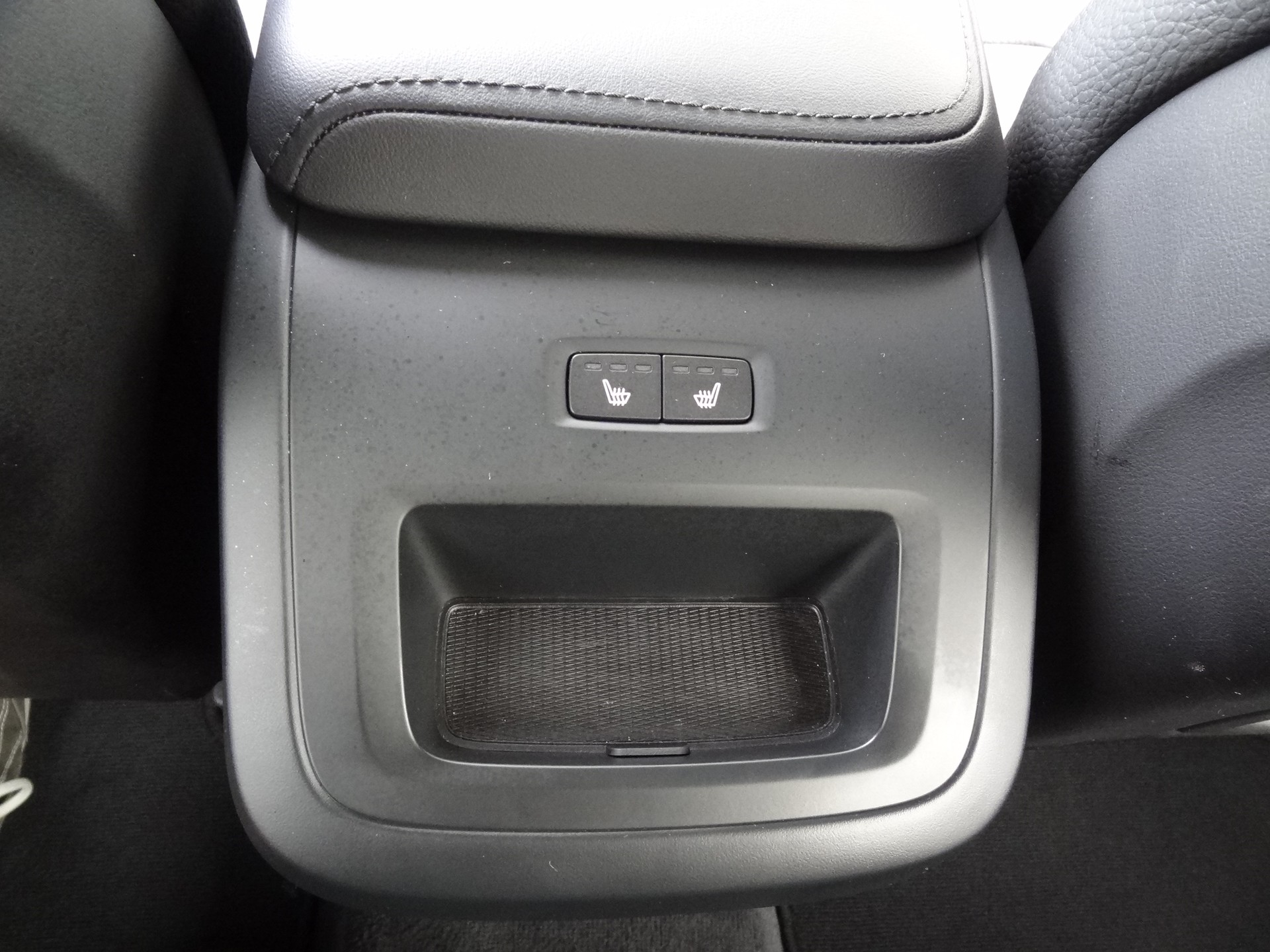 VOLVO XC60 B5 Benzin Mild Hybrid AWD Plus Dark Geartronic-image-15