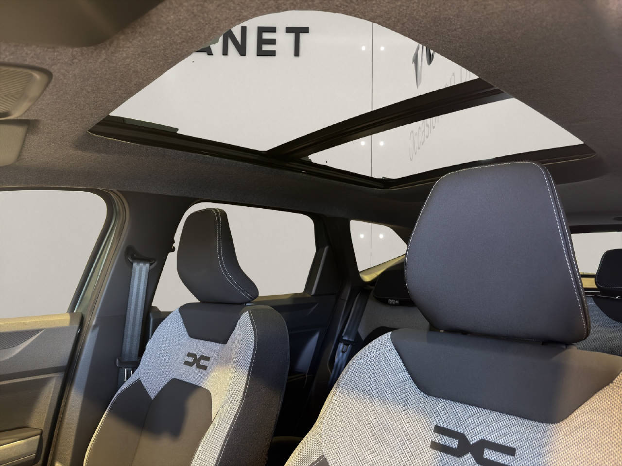 DACIA Bigster 1.8 Hybrid Journey-image-10