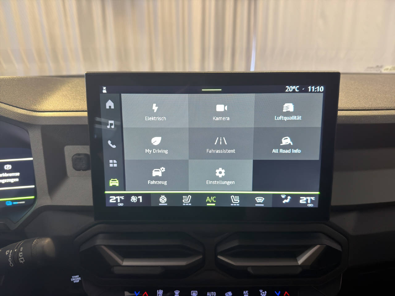 DACIA Bigster 1.8 Hybrid Journey-image-11