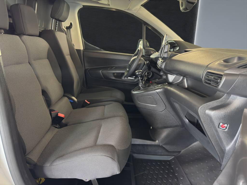 PEUGEOT Partner 1.5 Blue HDi Standard 650kg //Cabine Extenso/3 Places avant/Pack Visibilité-image-10