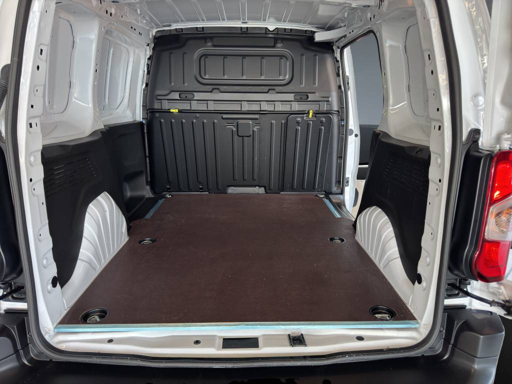 PEUGEOT Partner 1.5 Blue HDi Standard 650kg //Cabine Extenso/3 Places avant/Pack Visibilité-image-11
