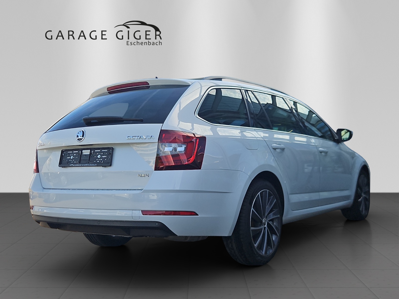 SKODA Octavia Combi 1.8 TSI L&K 4x4 DSG-image-3