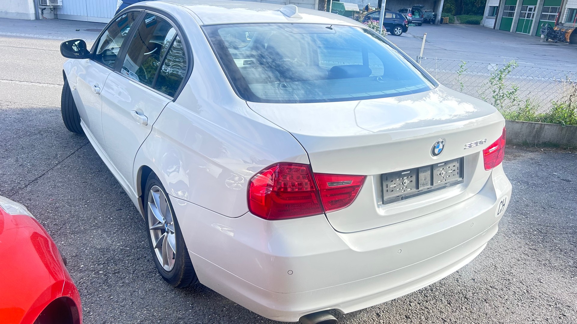 BMW 320d-image-3