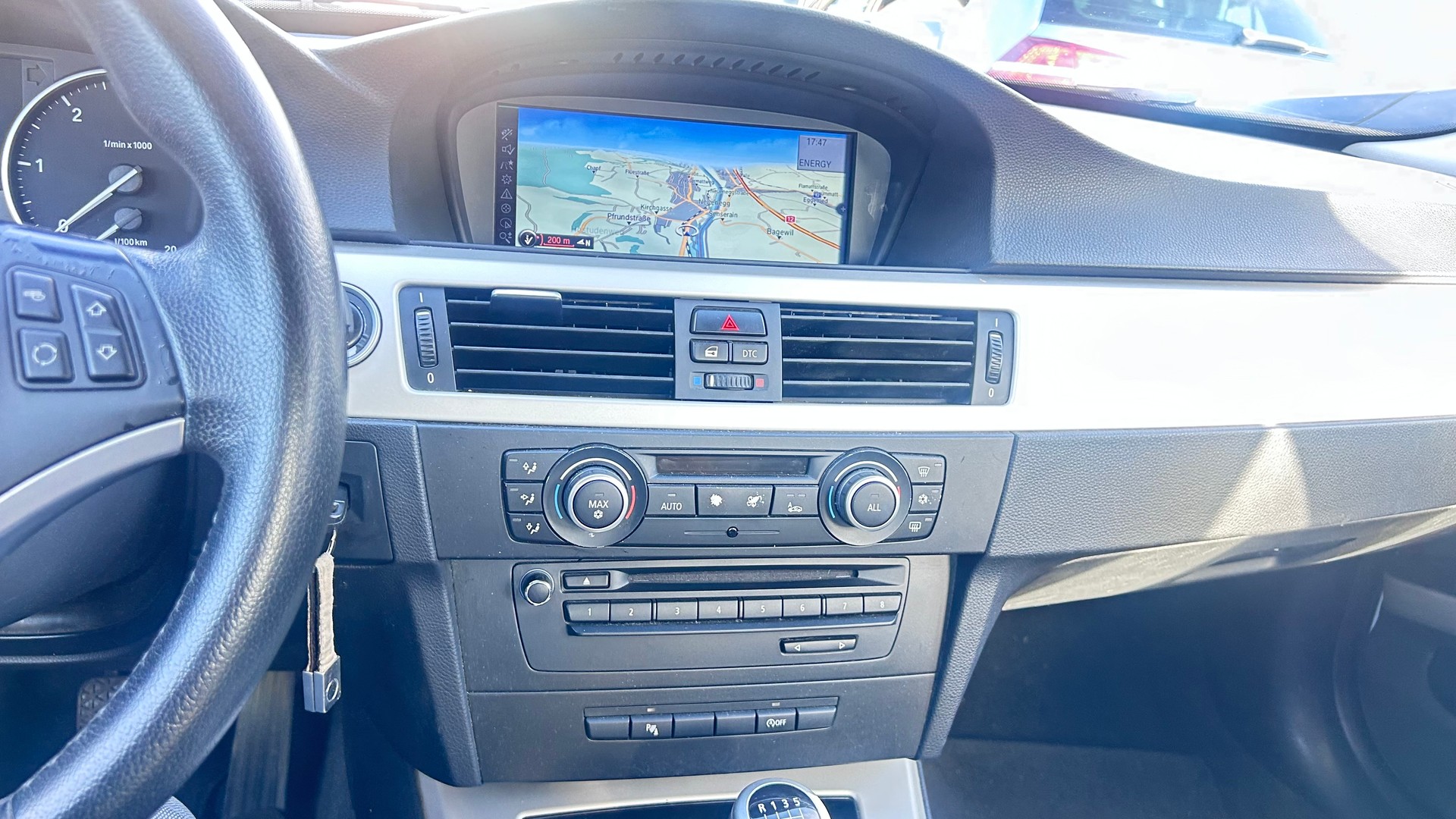 BMW 320d-image-7